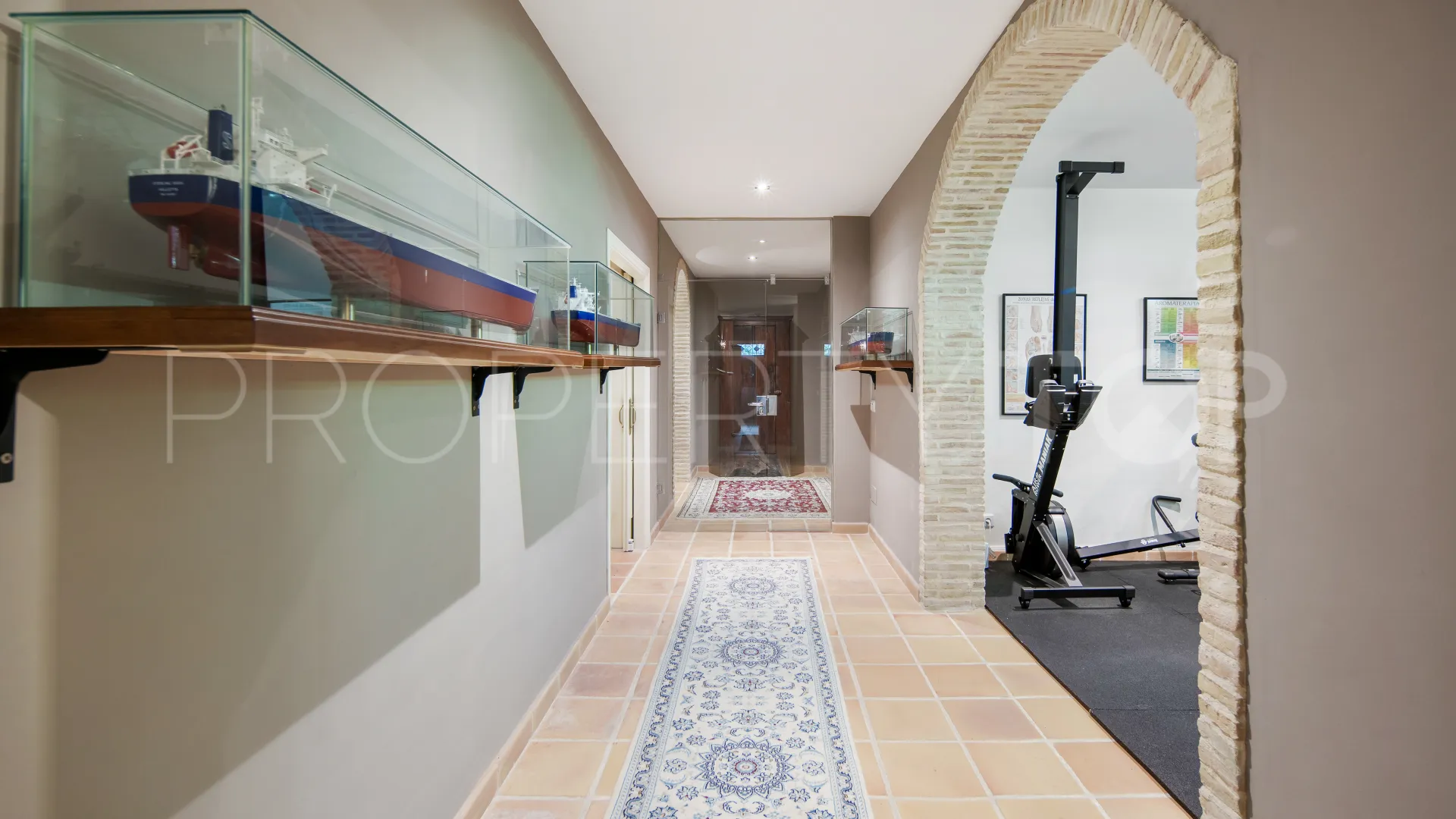 For sale villa with 5 bedrooms in Haza del Conde