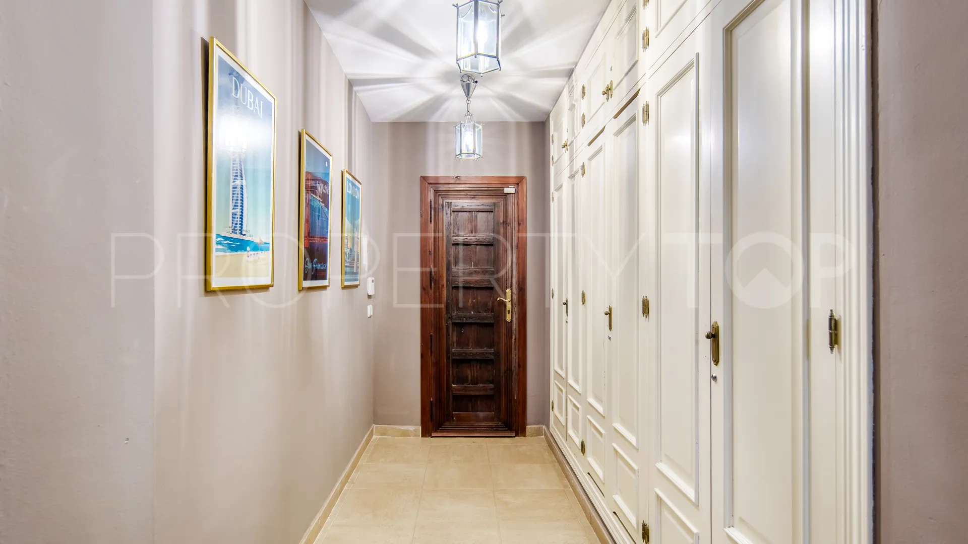 For sale villa with 5 bedrooms in Haza del Conde