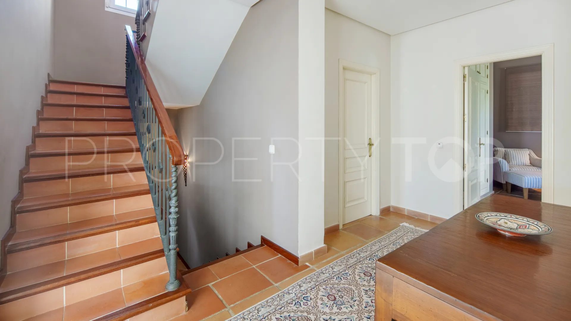 For sale villa with 5 bedrooms in Haza del Conde