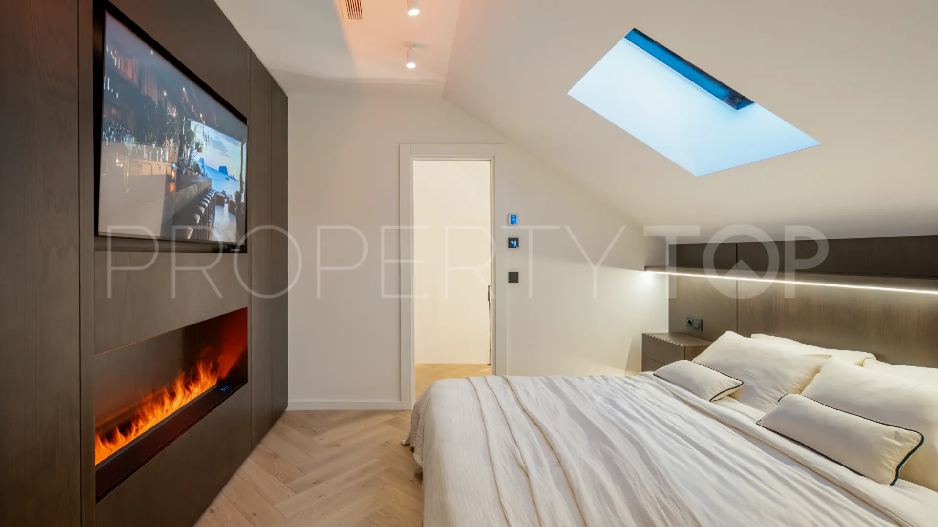 Aloha Hill Club, atico duplex a la venta