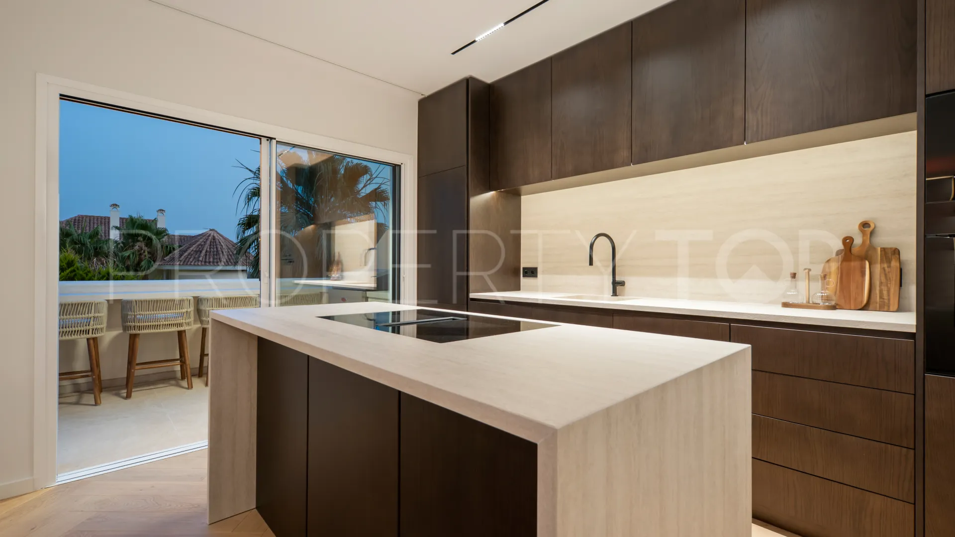 Aloha Hill Club, atico duplex a la venta