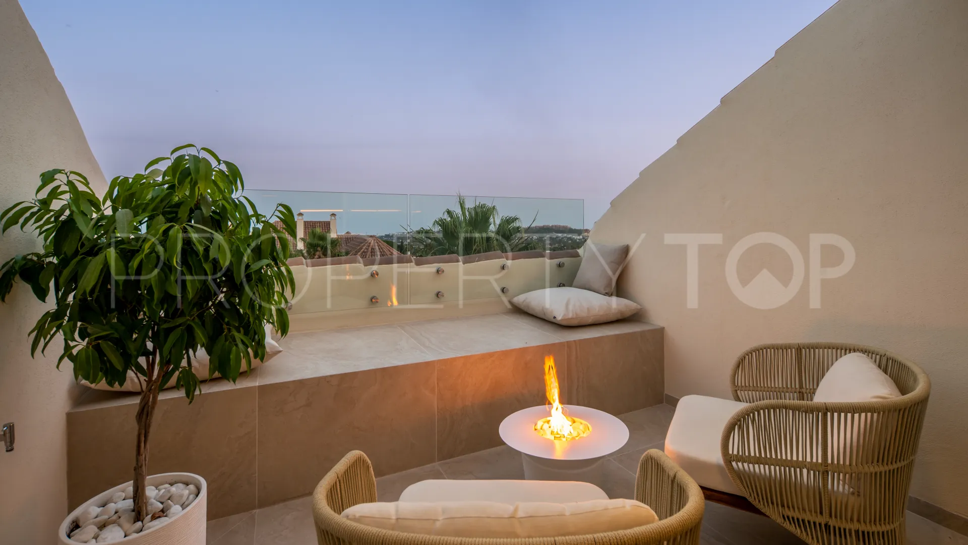 Aloha Hill Club, atico duplex a la venta