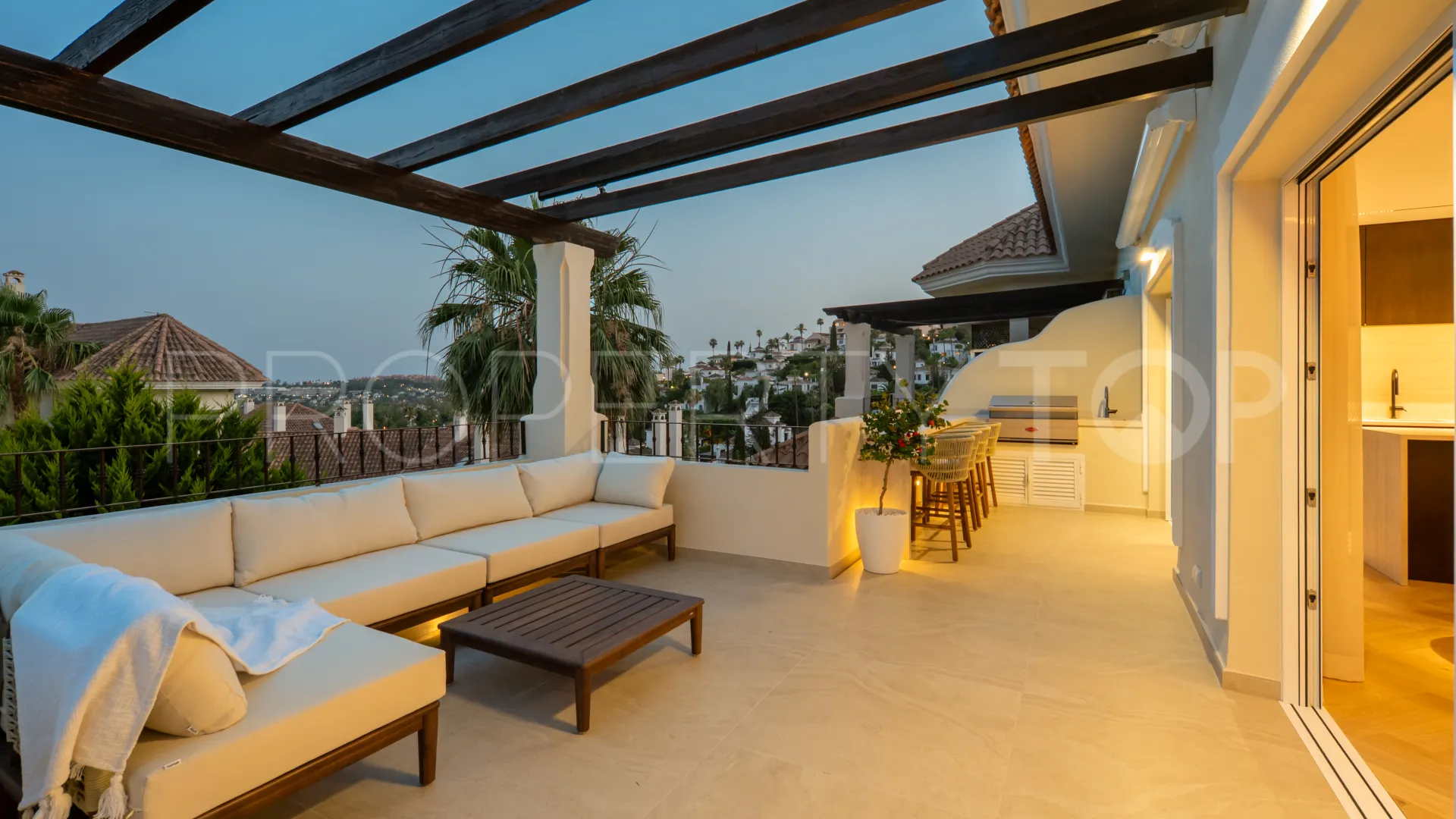 Aloha Hill Club, atico duplex a la venta