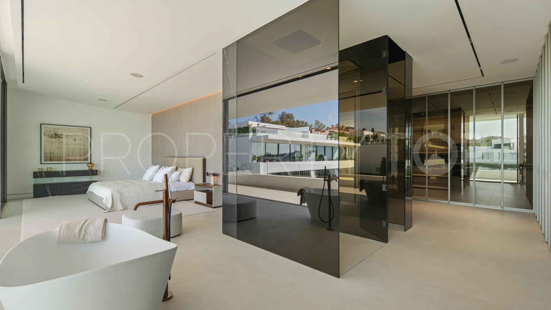 3 bedrooms semi detached villa in Marbella Golden Mile for sale