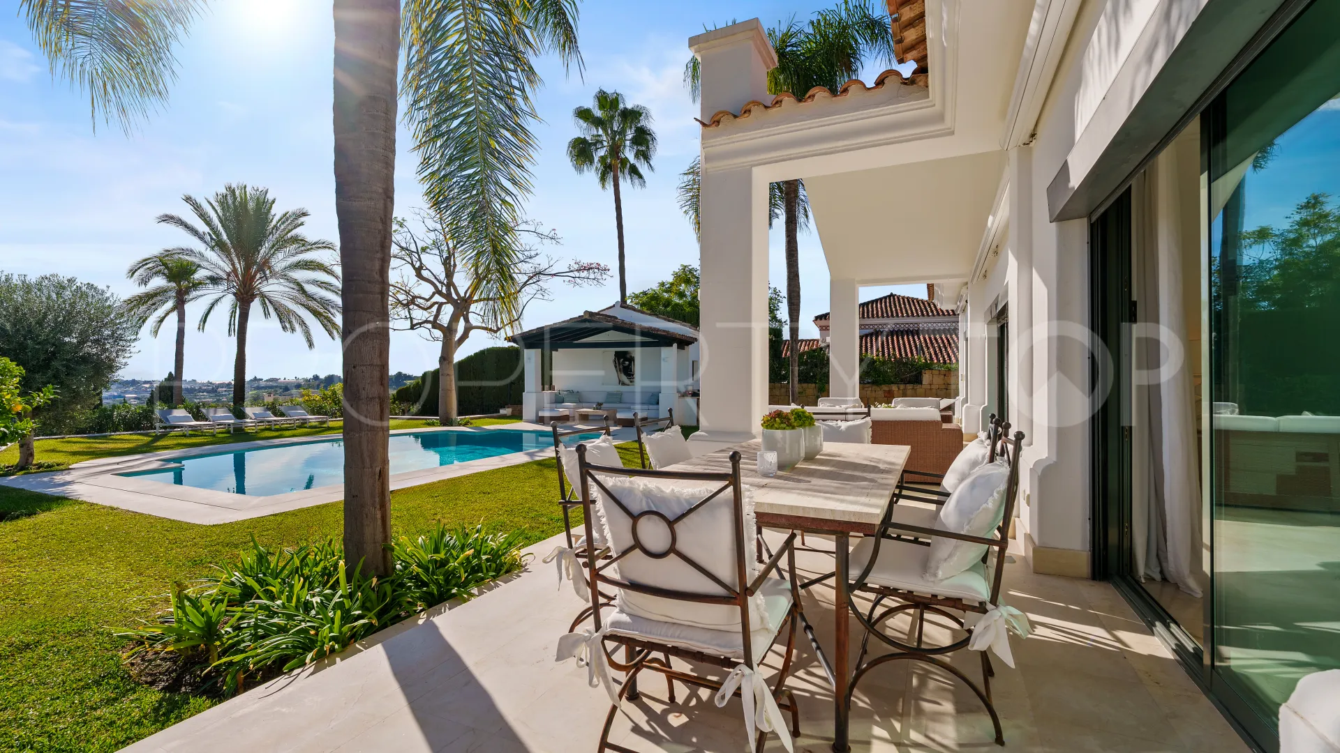 Villa with 4 bedrooms for sale in Nueva Andalucia