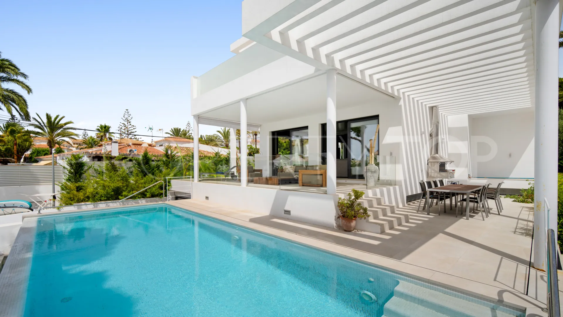 6 bedrooms Marbesa villa for sale