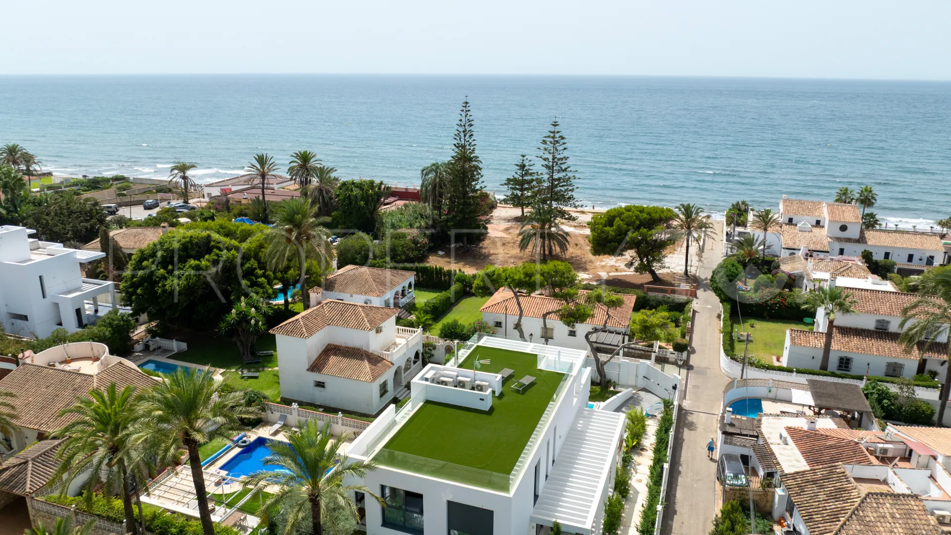 6 bedrooms Marbesa villa for sale