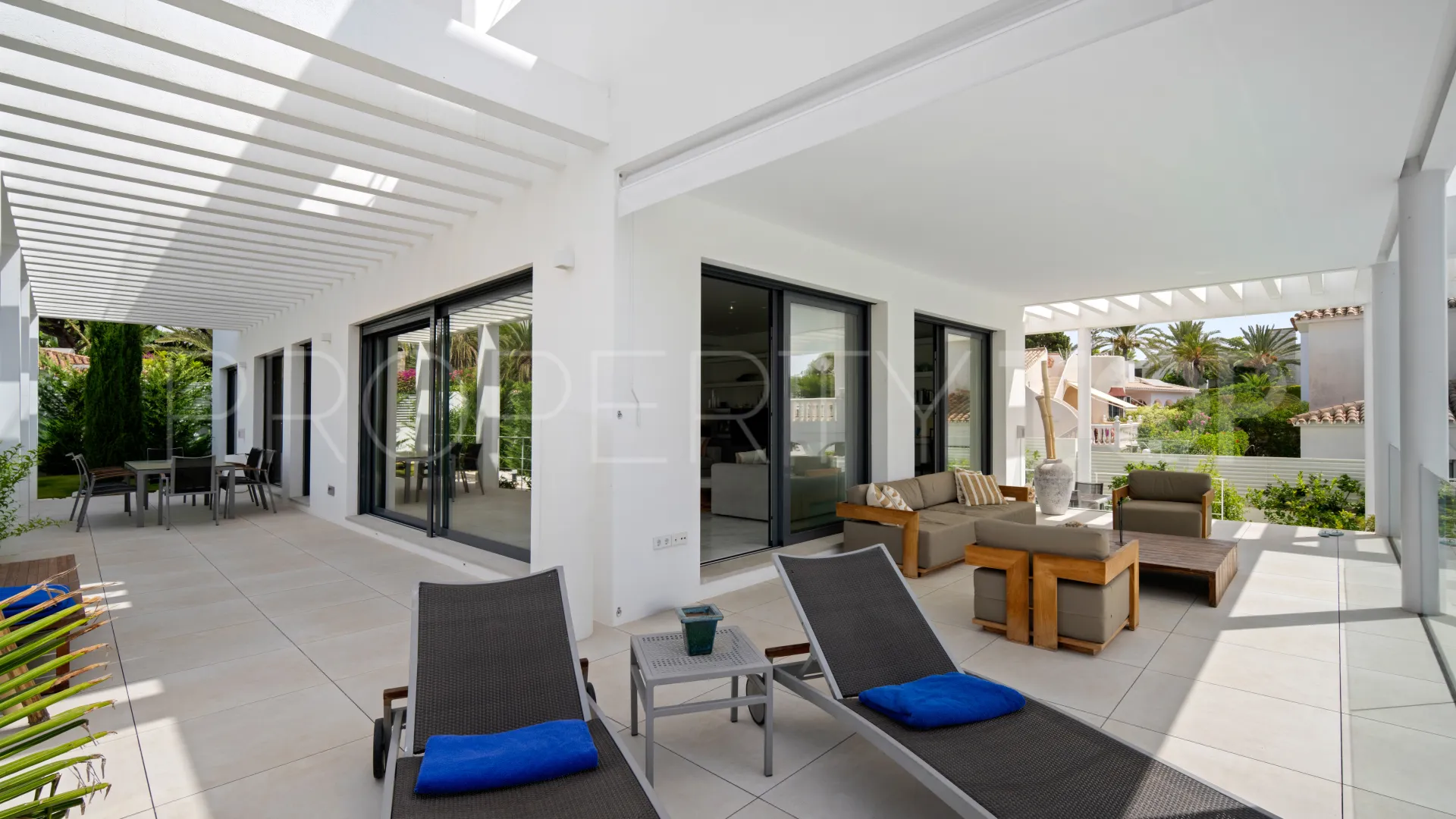 6 bedrooms Marbesa villa for sale