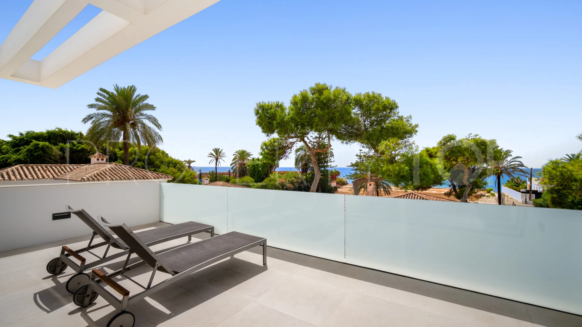 6 bedrooms Marbesa villa for sale