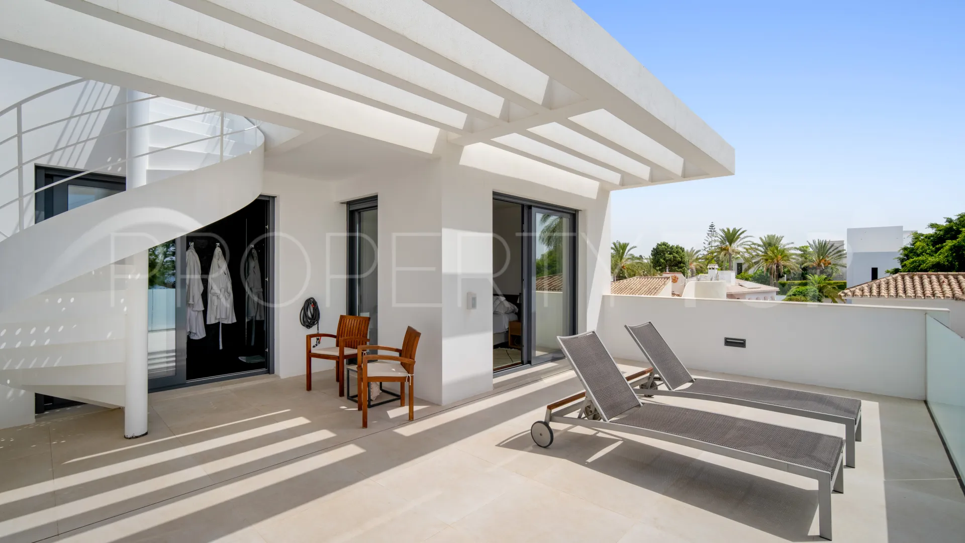 6 bedrooms Marbesa villa for sale