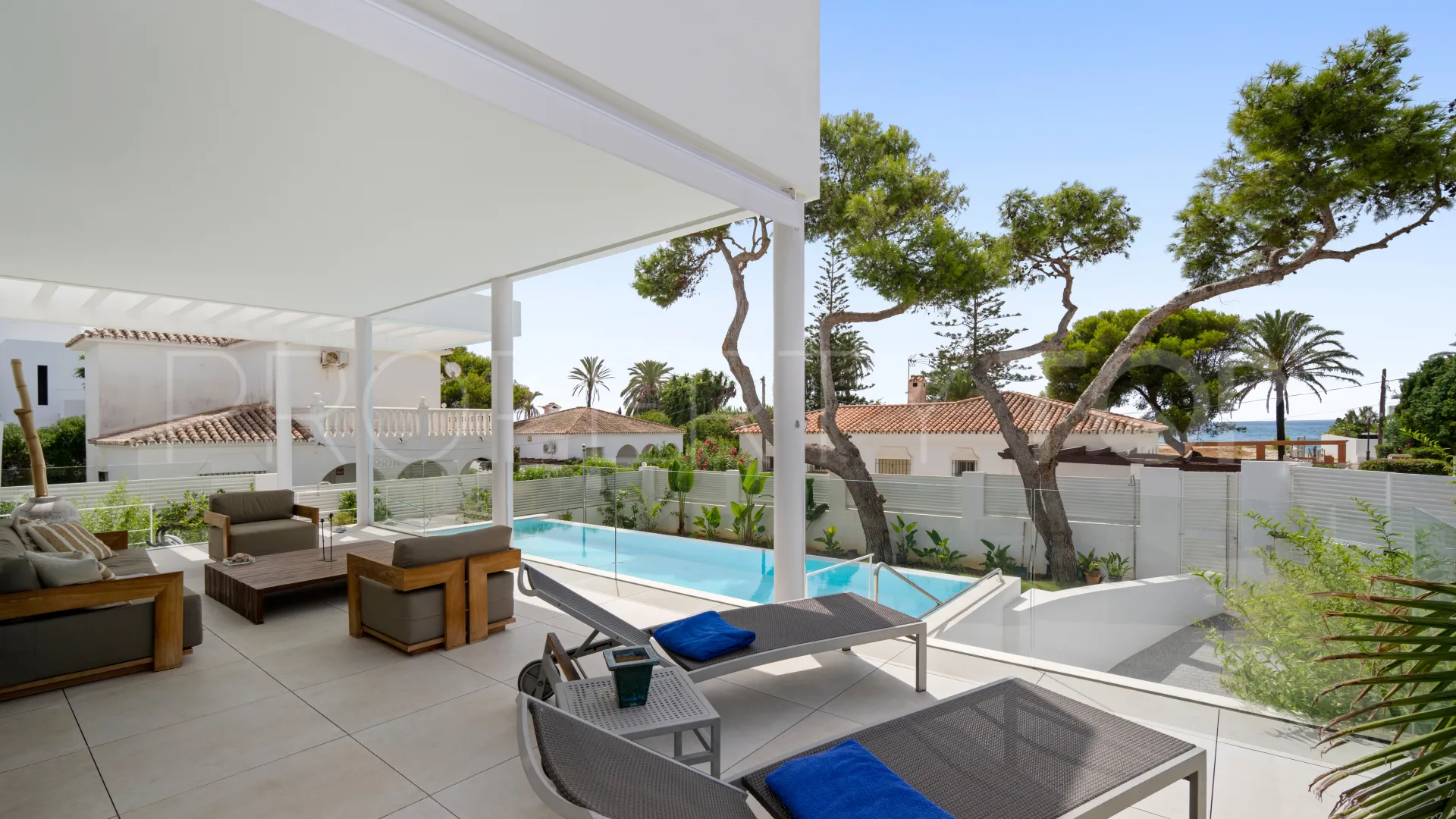 6 bedrooms Marbesa villa for sale
