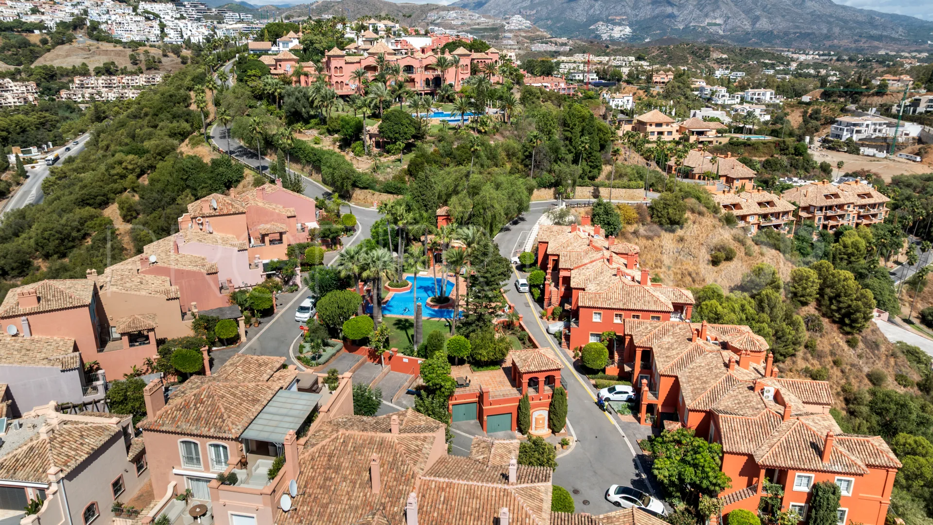 4 bedrooms apartment for sale in Monte Halcones