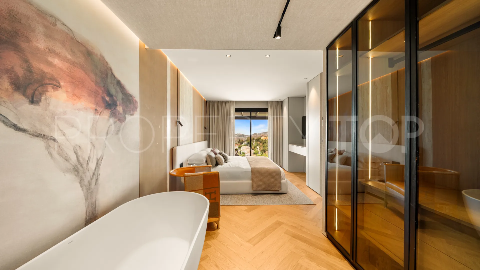 4 bedrooms apartment for sale in Monte Halcones