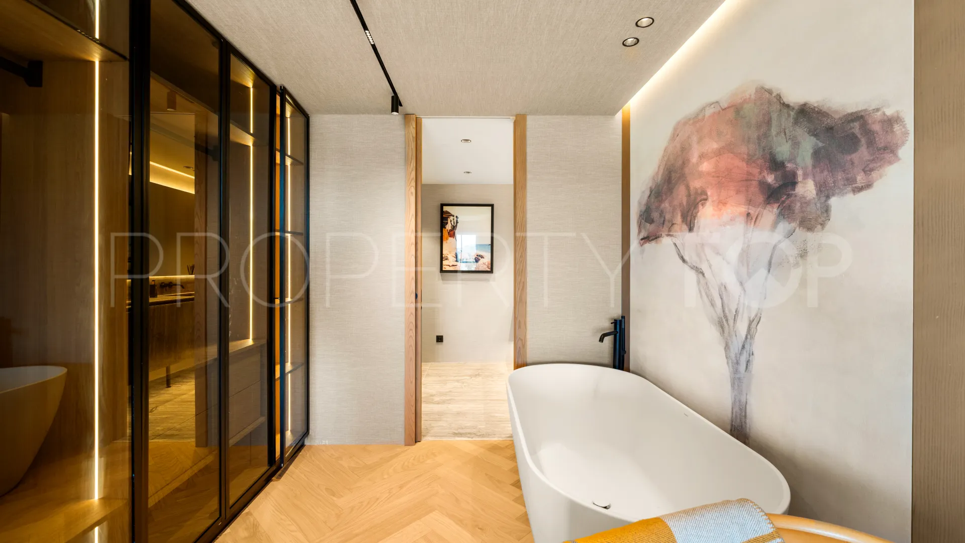 4 bedrooms apartment for sale in Monte Halcones