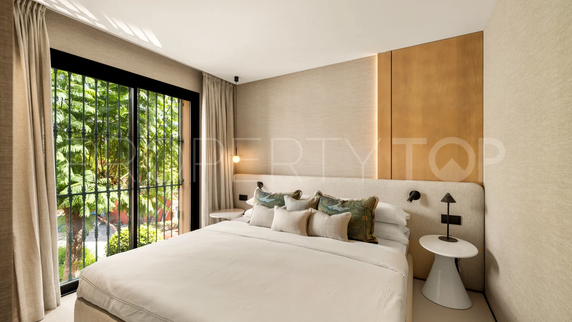 4 bedrooms apartment for sale in Monte Halcones