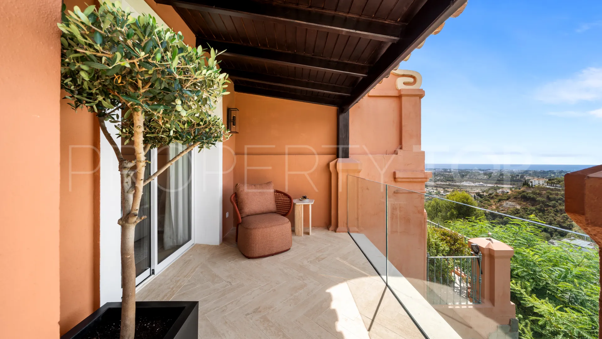 4 bedrooms apartment for sale in Monte Halcones