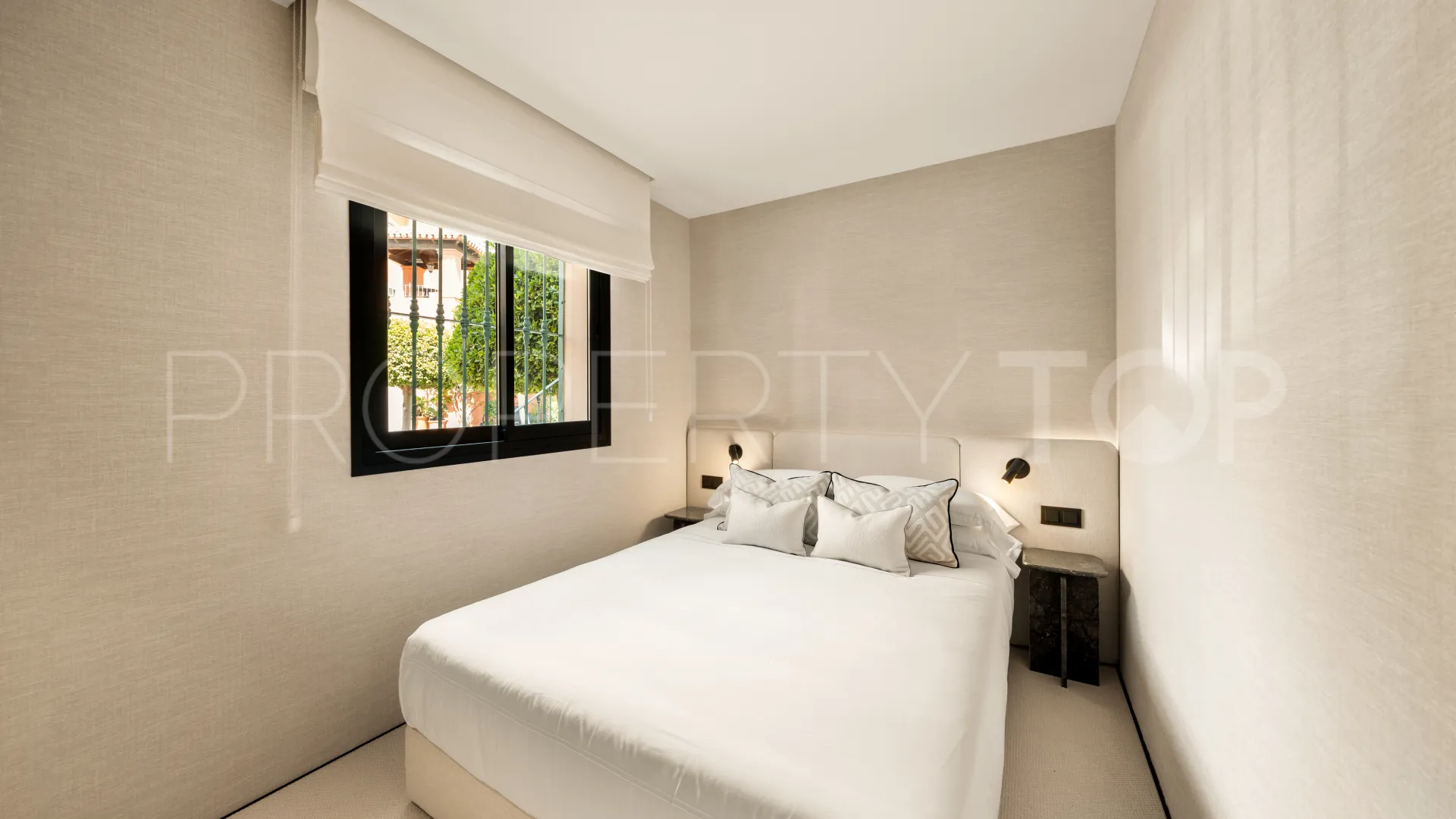 4 bedrooms apartment for sale in Monte Halcones