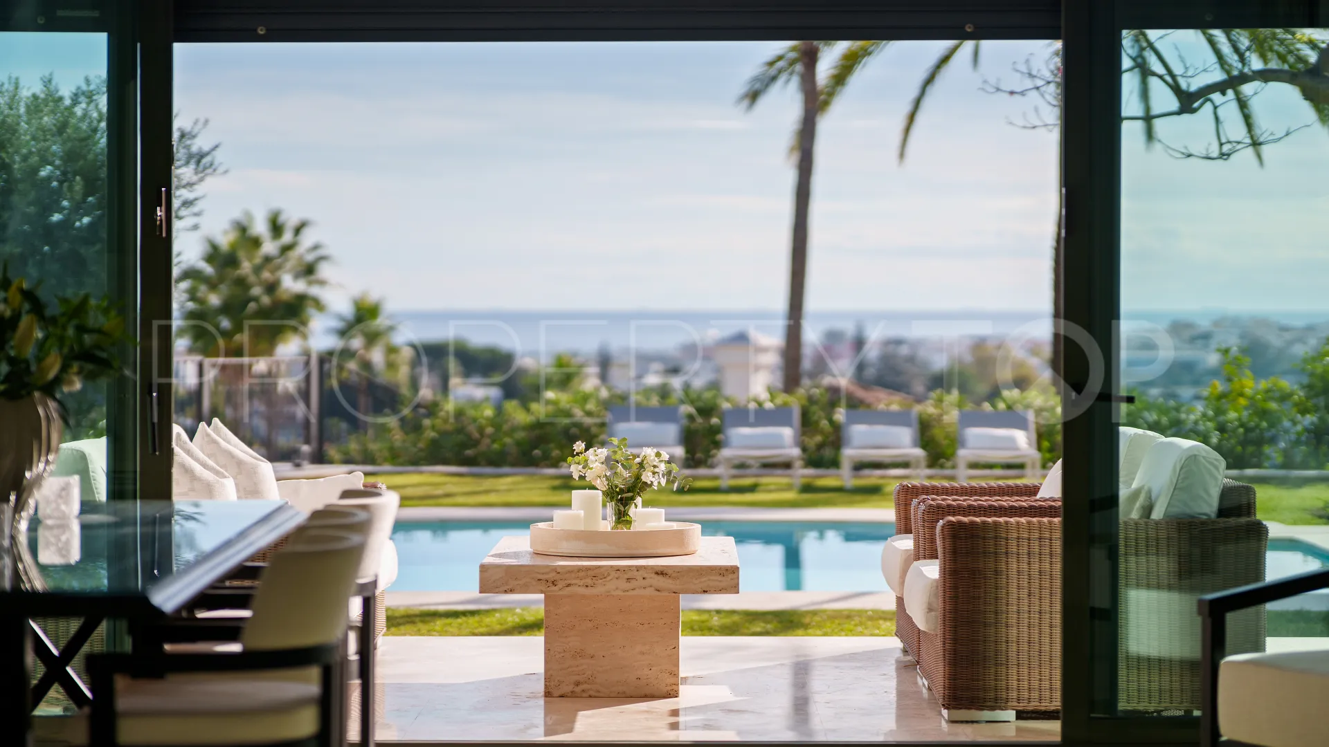 Villa with 4 bedrooms for sale in Nueva Andalucia