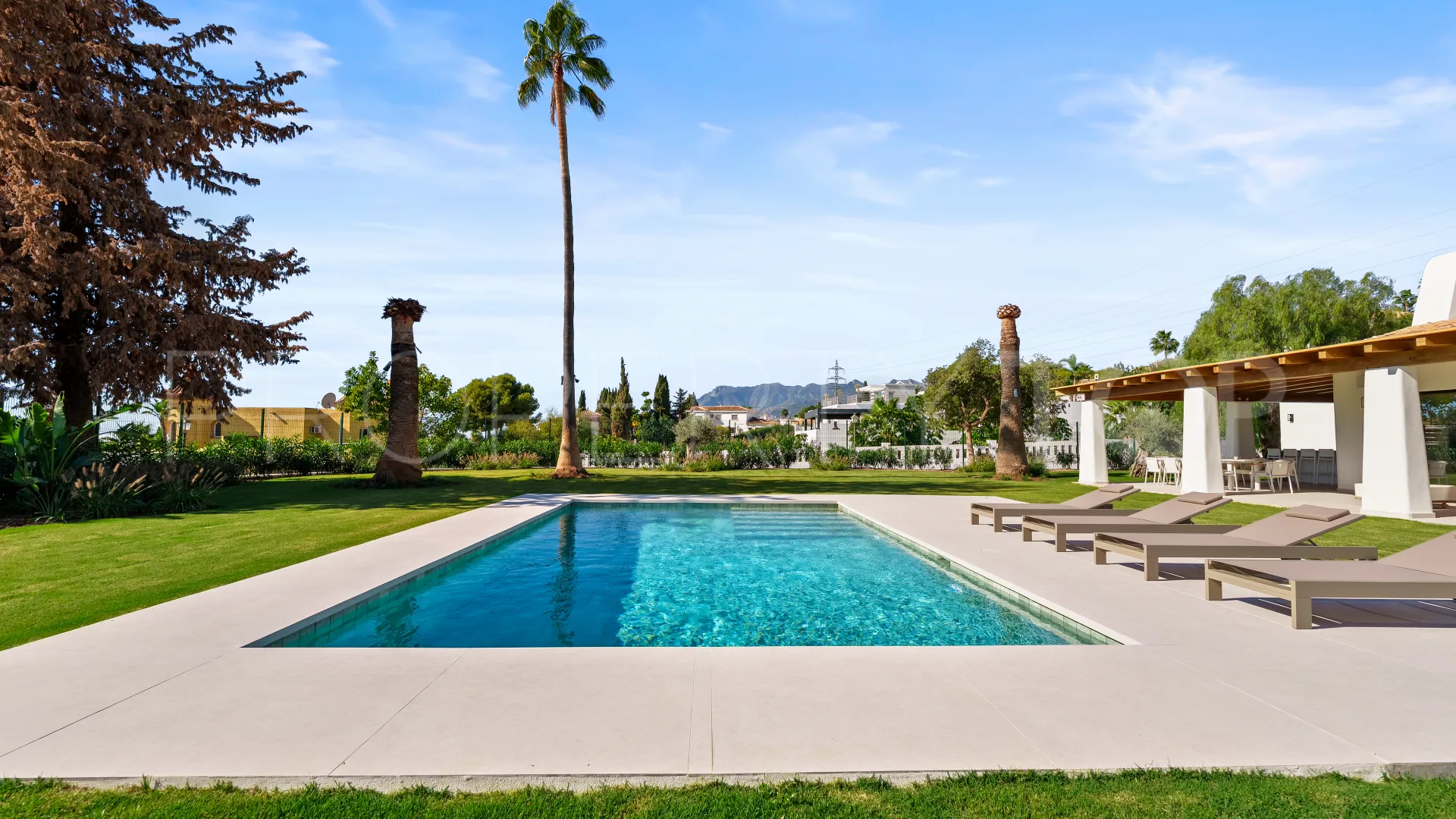 Se vende villa en Marbella Este