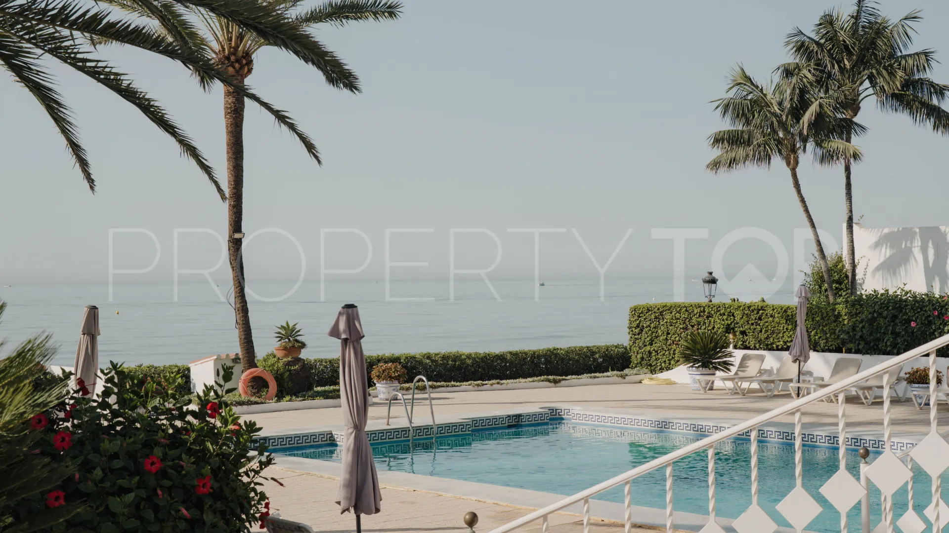 Se vende villa pareada de 3 dormitorios en Marbella Golden Mile
