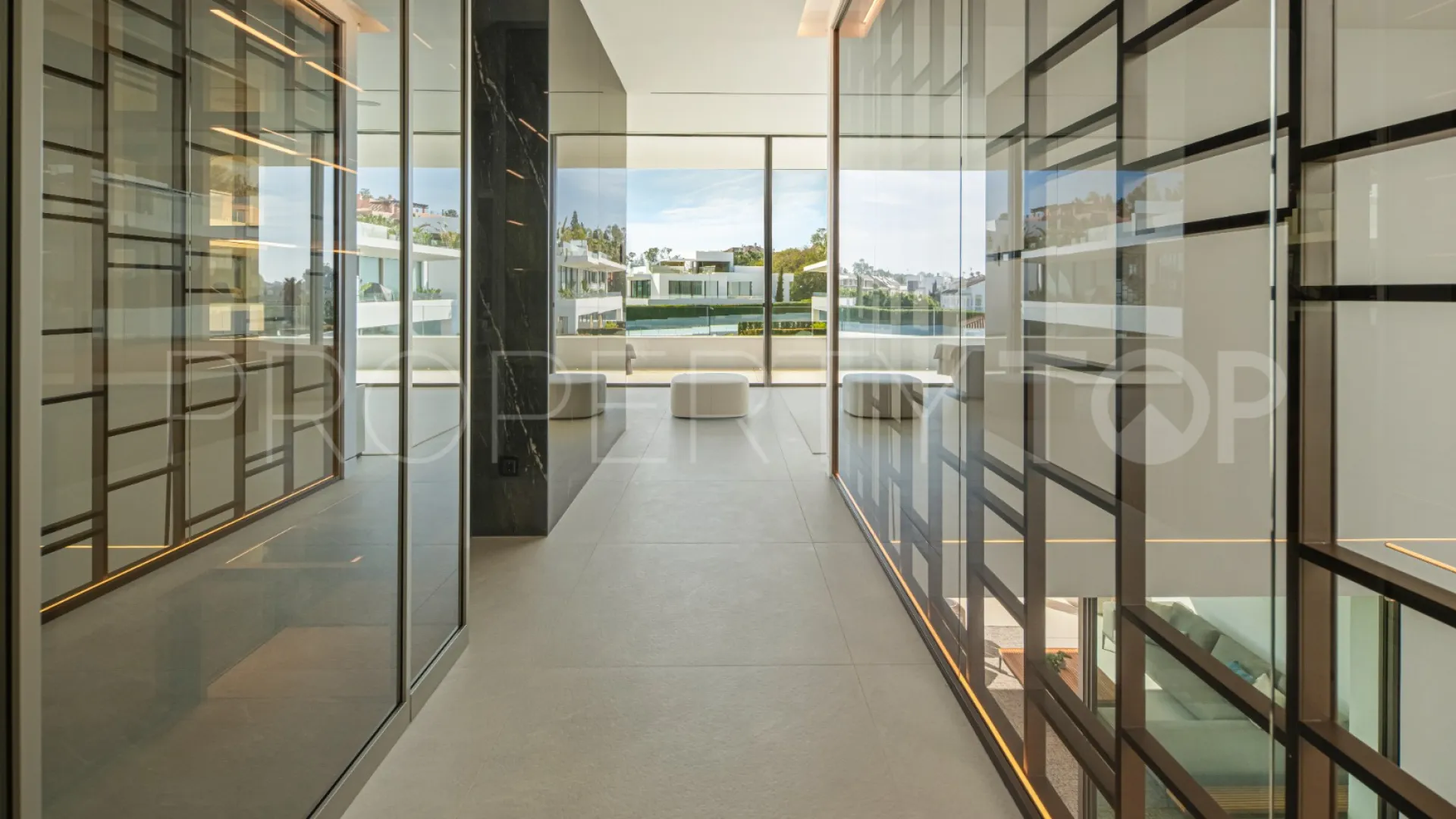 3 bedrooms Marbella Golden Mile villa for sale
