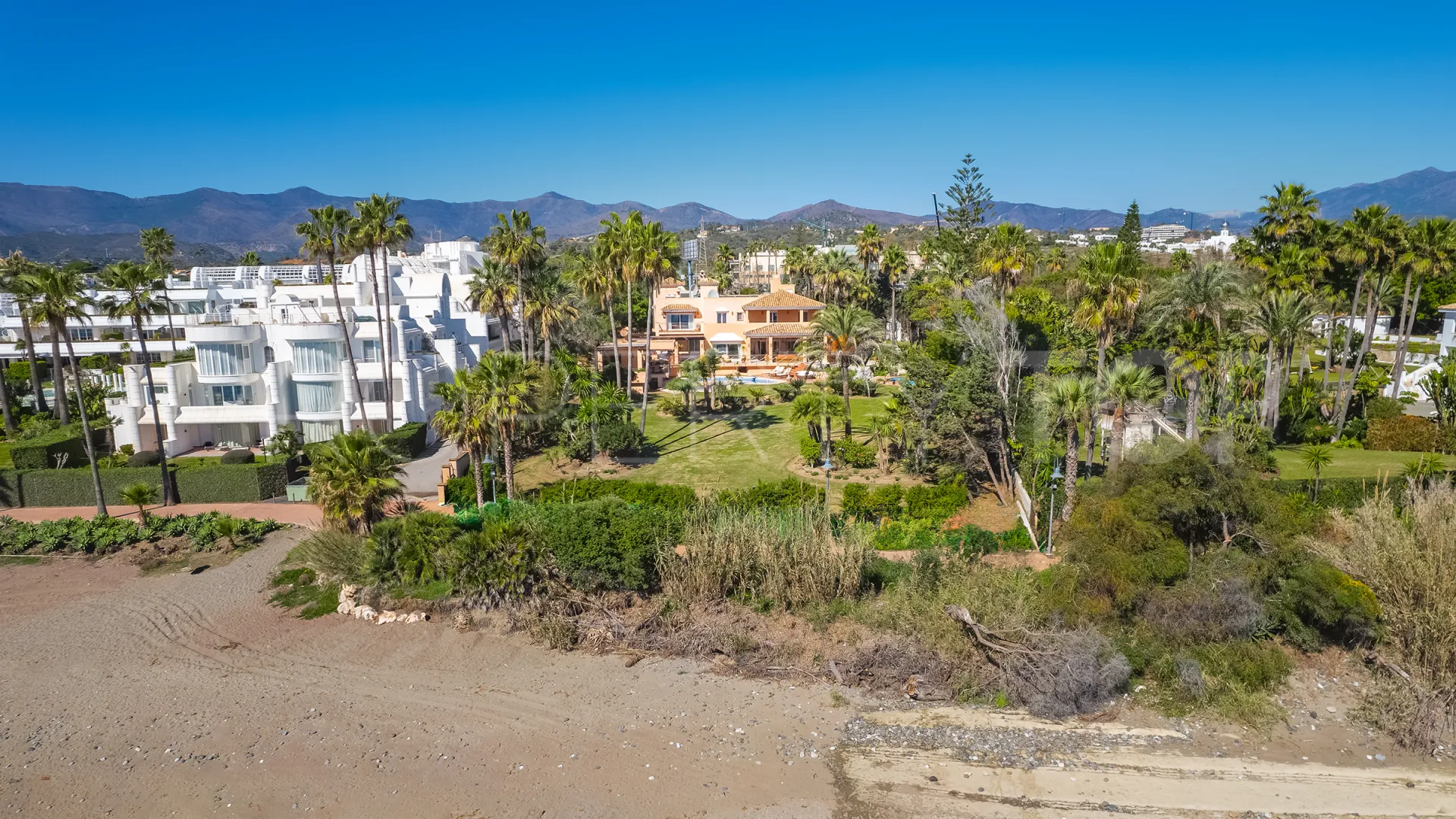 Villa en venta en Hacienda Beach con 8 dormitorios