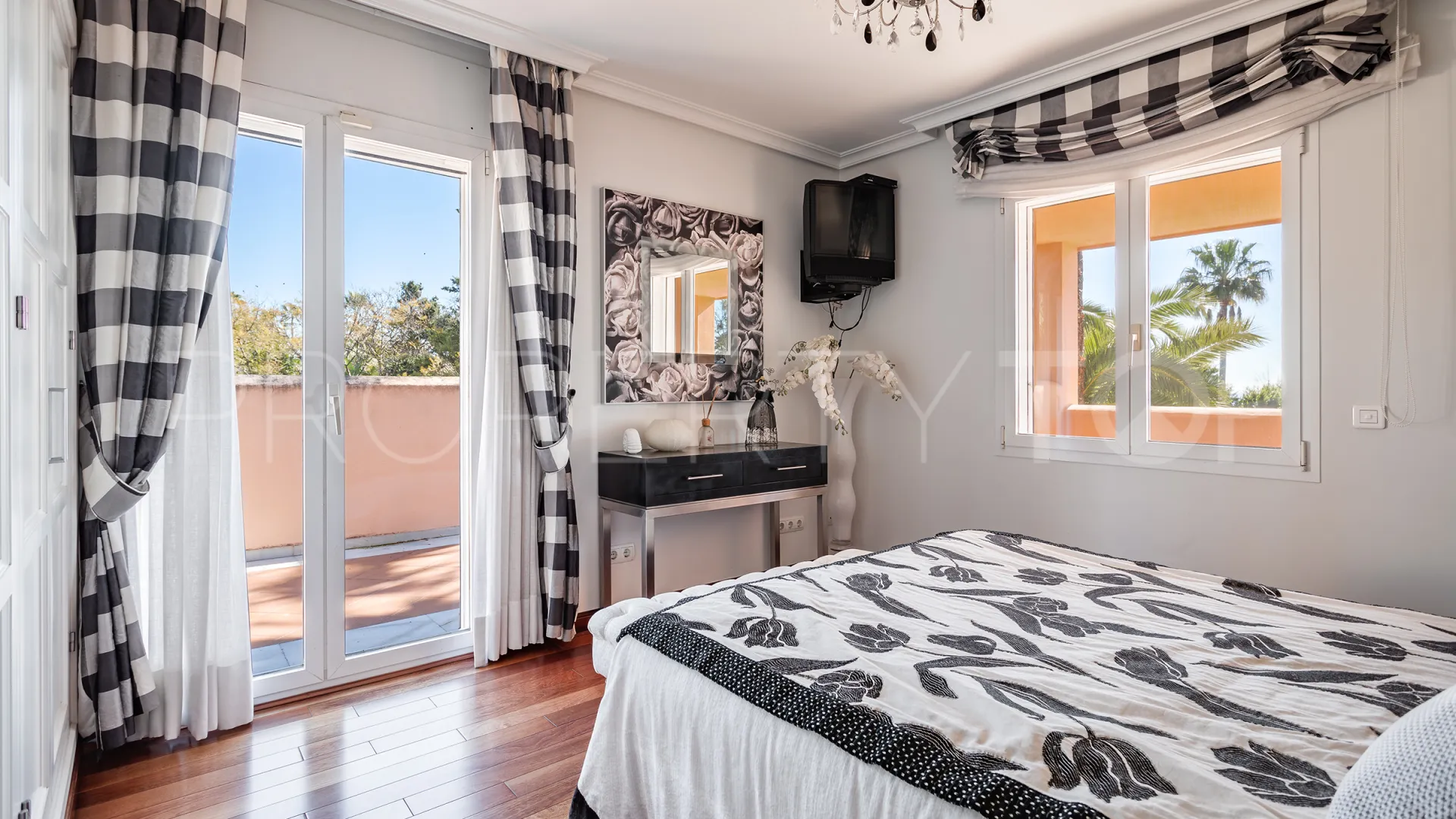 Villa en venta en Hacienda Beach con 8 dormitorios