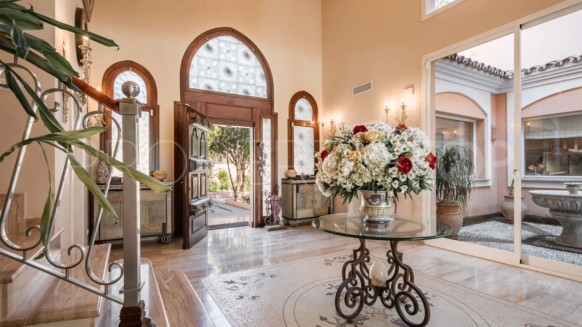 Villa en venta en Hacienda Beach con 8 dormitorios