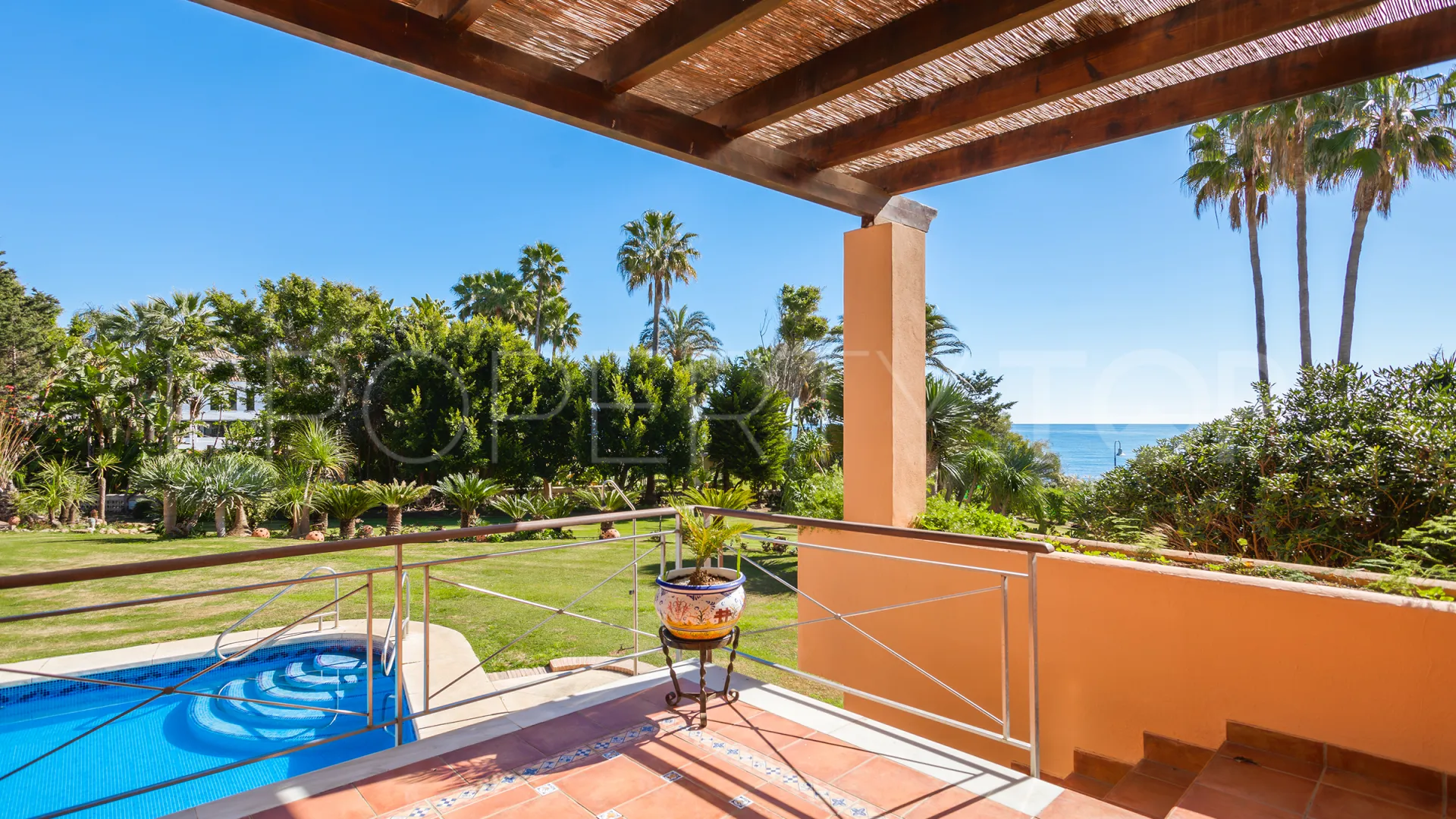 Villa en venta en Hacienda Beach con 8 dormitorios