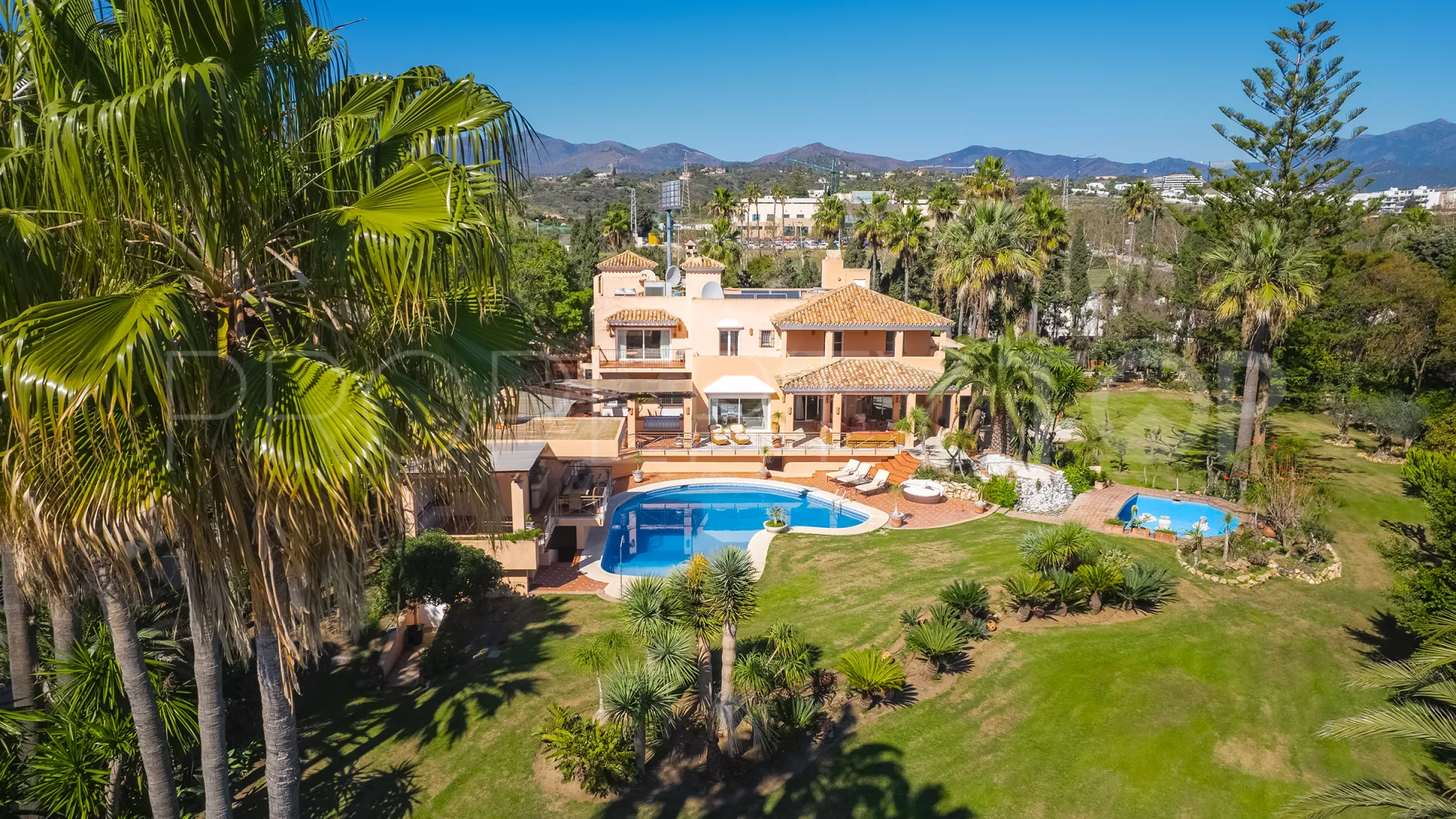 Villa en venta en Hacienda Beach con 8 dormitorios