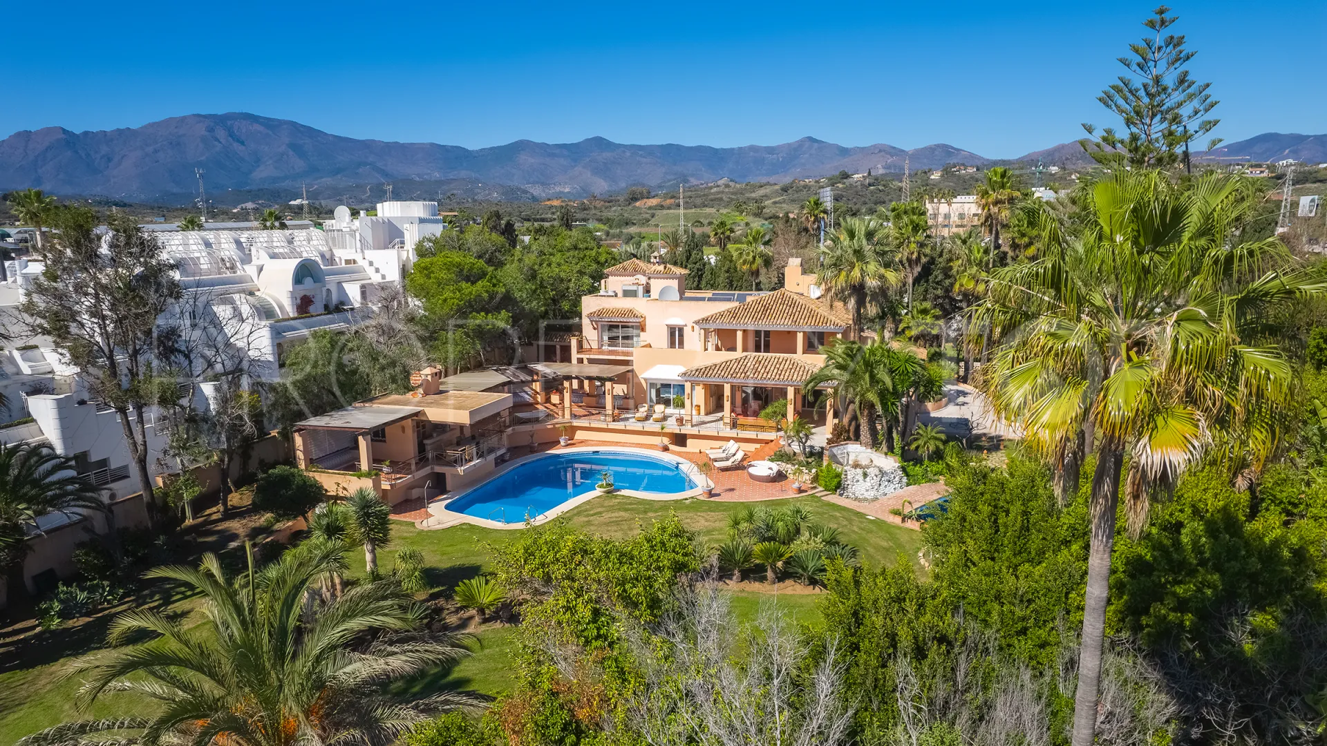 Villa en venta en Hacienda Beach con 8 dormitorios