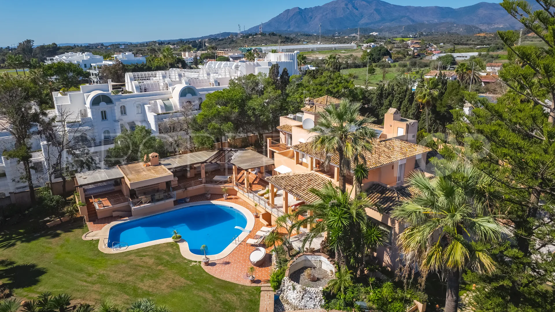 Villa en venta en Hacienda Beach con 8 dormitorios