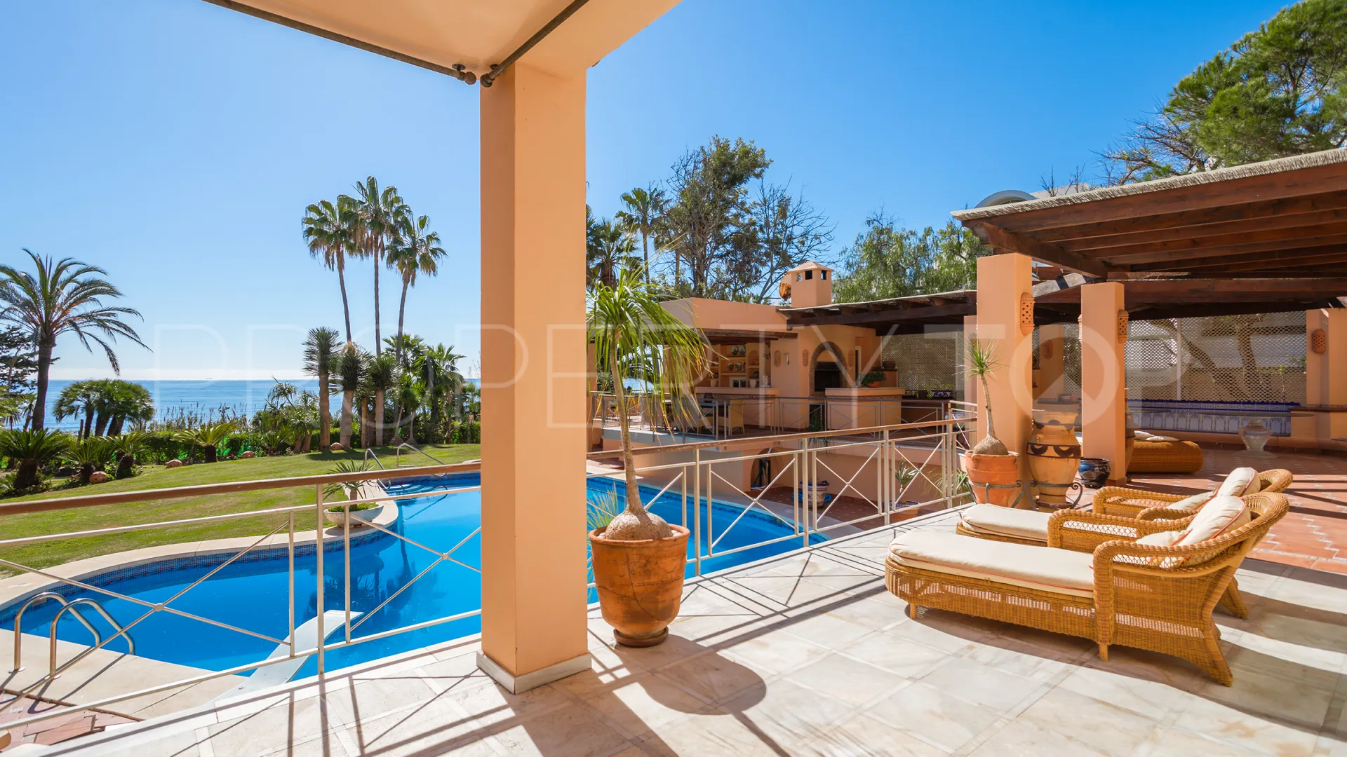 Villa en venta en Hacienda Beach con 8 dormitorios