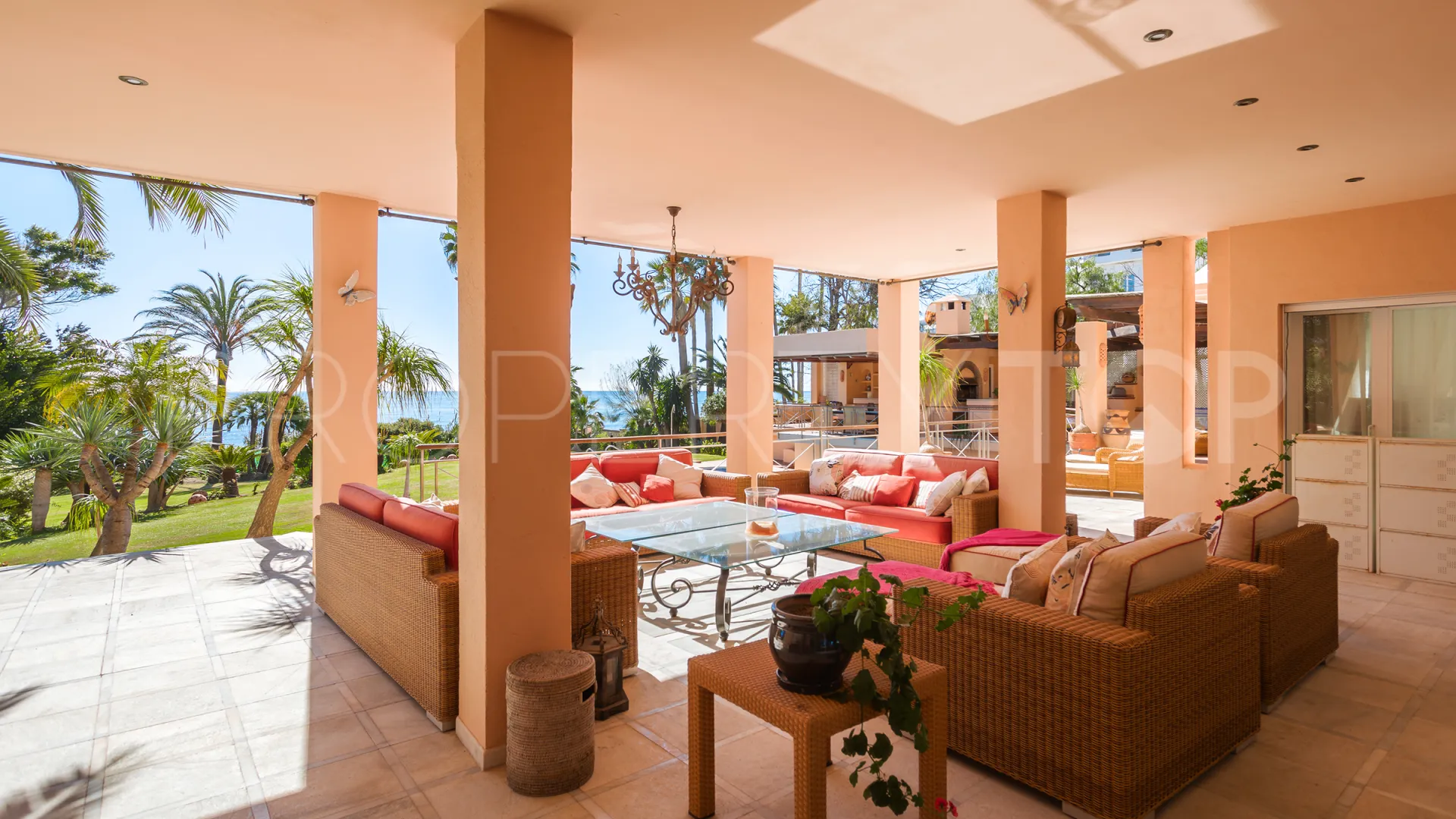 Villa en venta en Hacienda Beach con 8 dormitorios