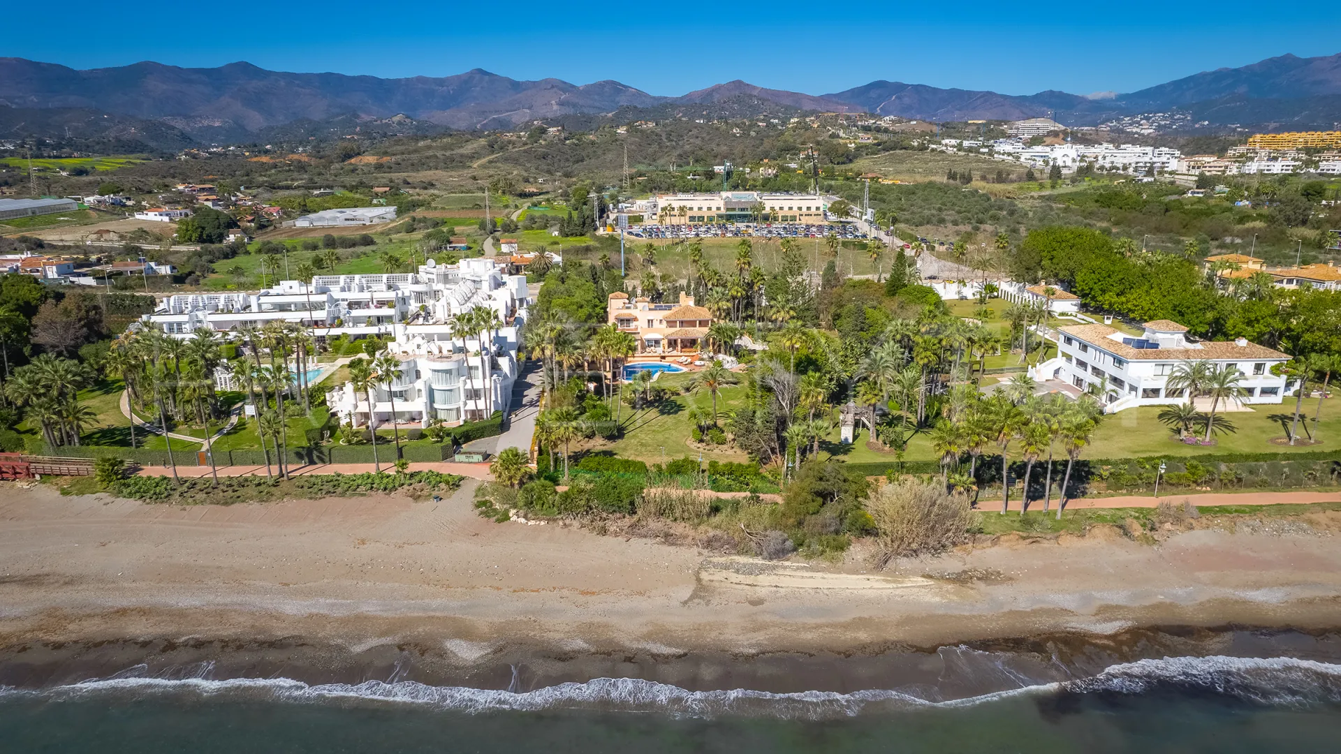 Villa en venta en Hacienda Beach con 8 dormitorios