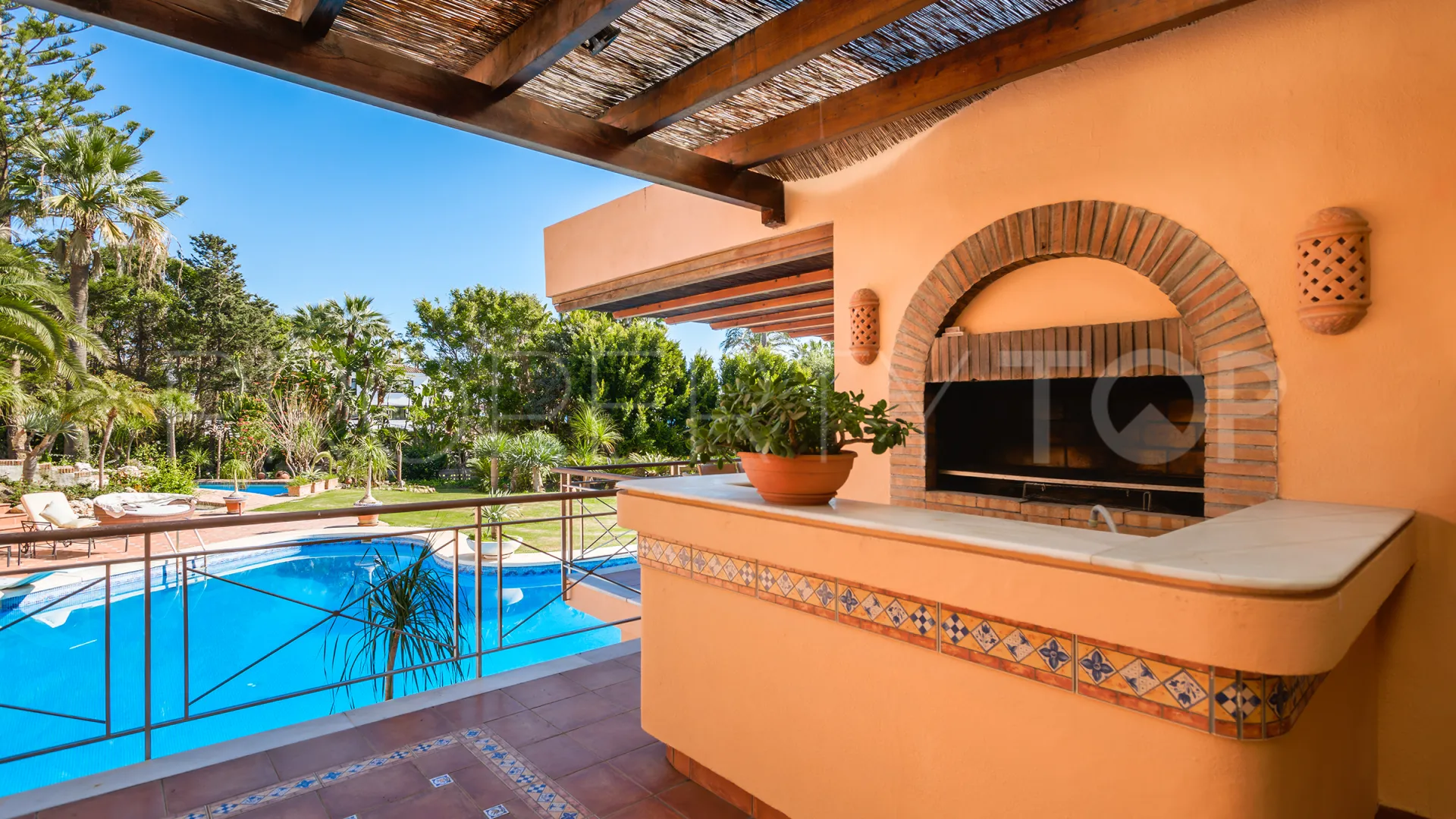 Villa en venta en Hacienda Beach con 8 dormitorios