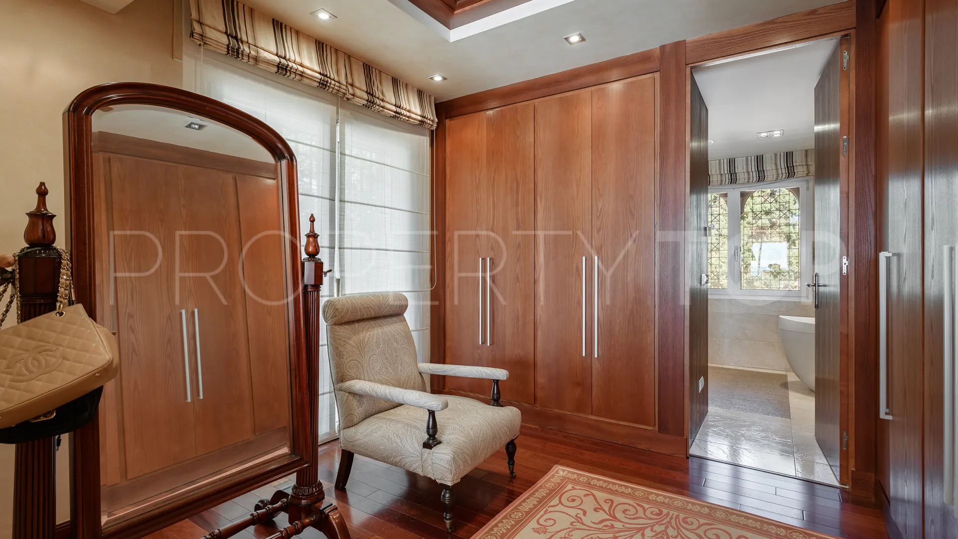 Villa en venta en Hacienda Beach con 8 dormitorios