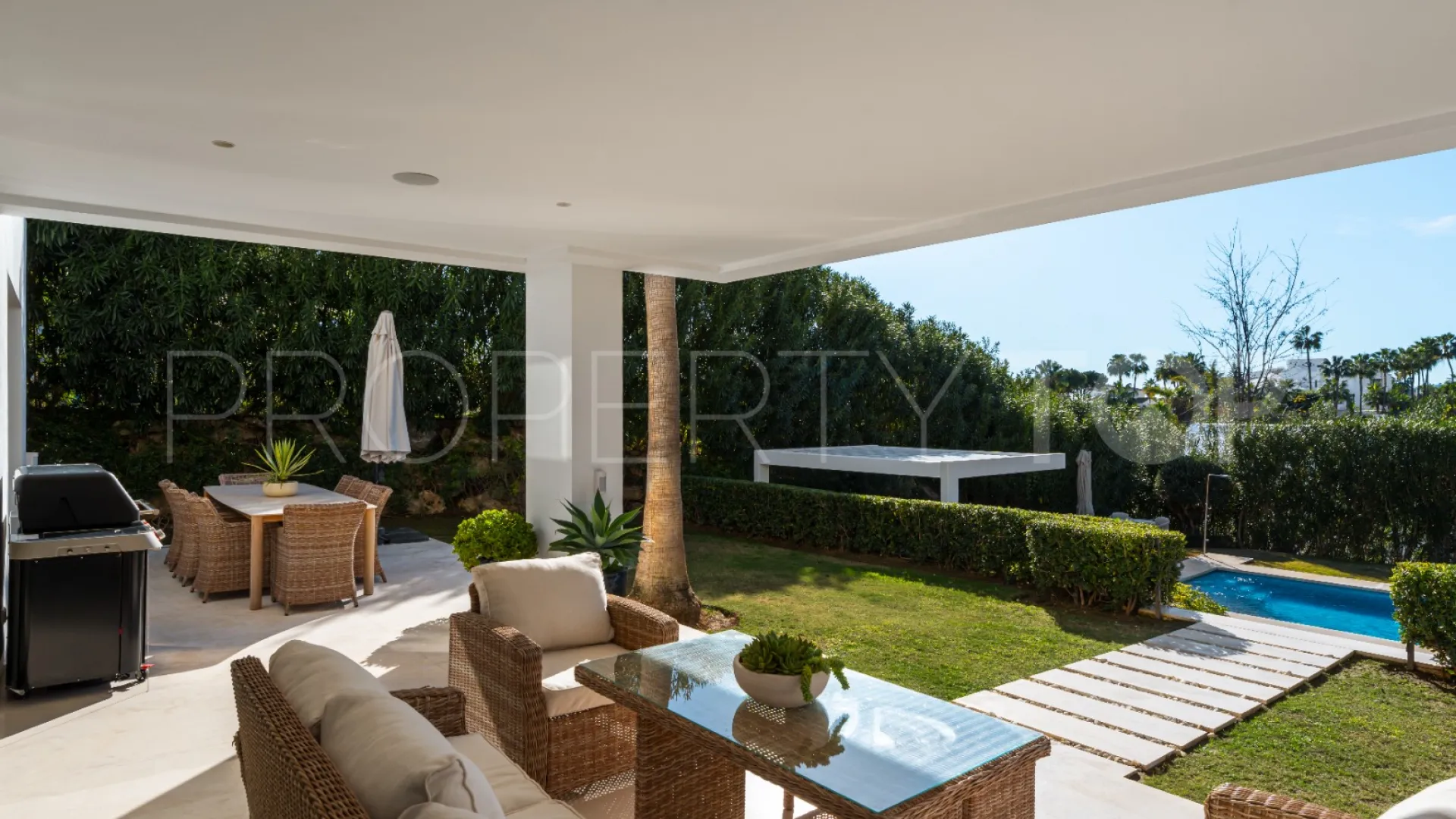 Villa with 6 bedrooms for sale in Nueva Andalucia