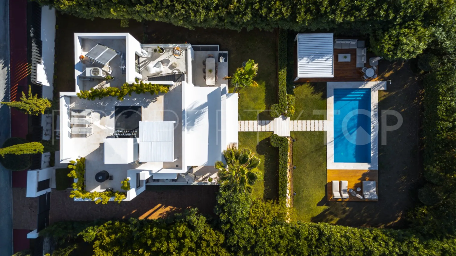 Villa with 6 bedrooms for sale in Nueva Andalucia