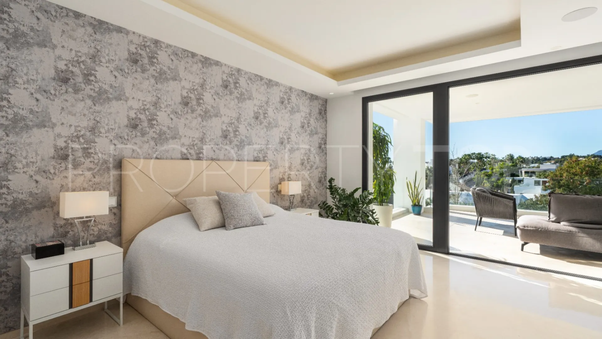Villa with 6 bedrooms for sale in Nueva Andalucia