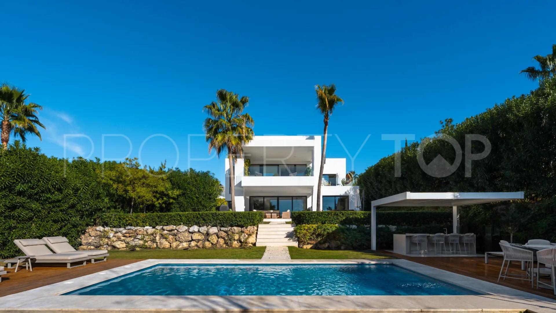 Villa with 6 bedrooms for sale in Nueva Andalucia