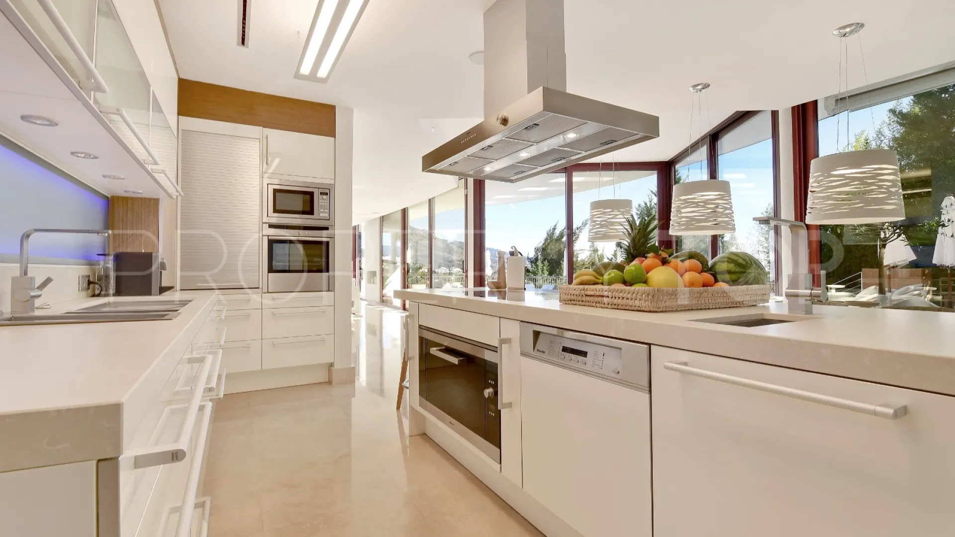 Los Naranjos villa for sale