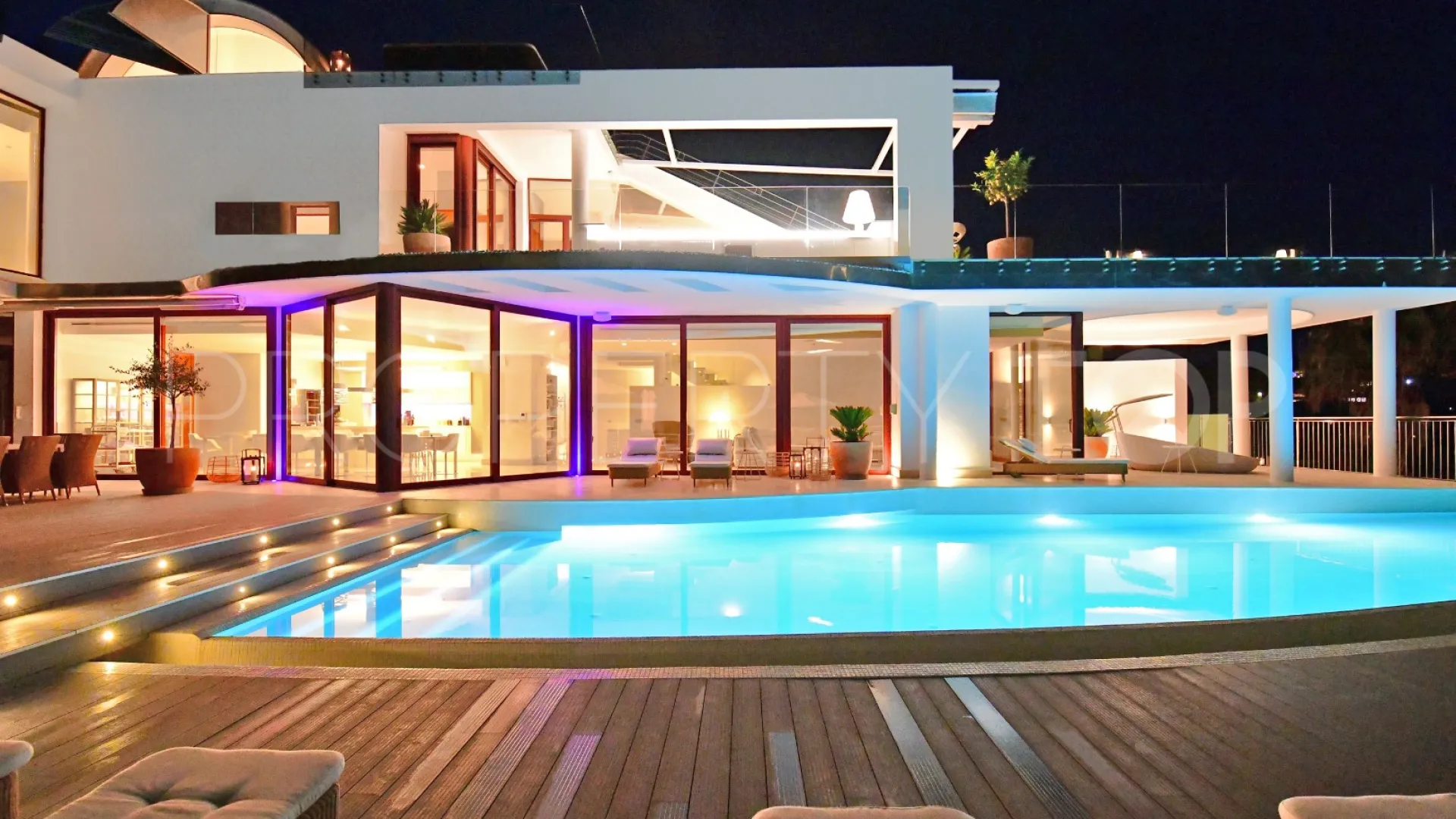 Los Naranjos villa for sale