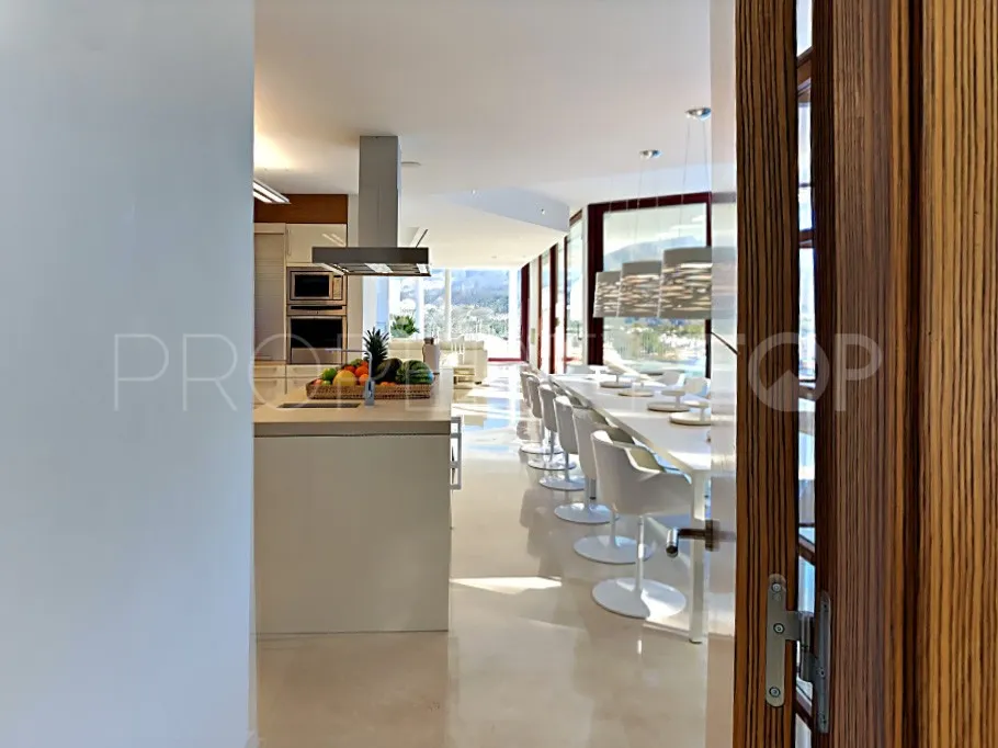 Los Naranjos villa for sale