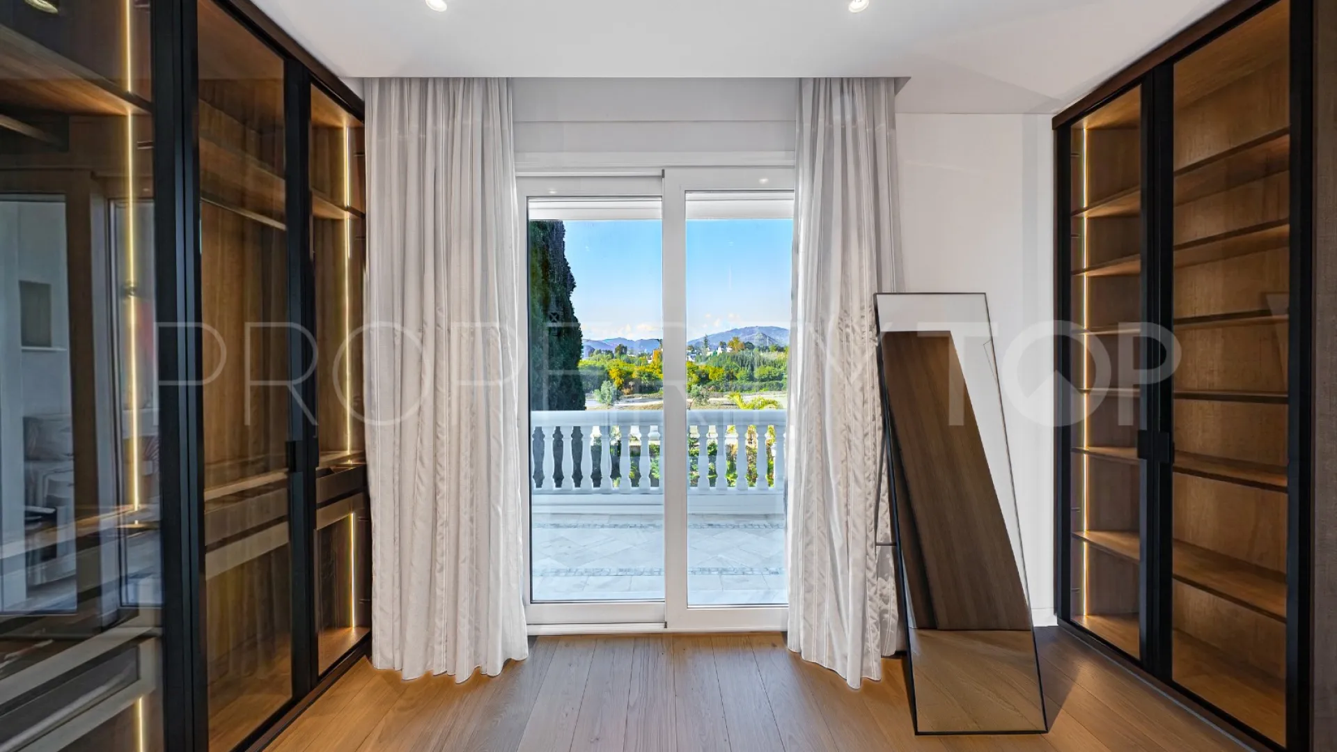 Buy Las Dunas Park apartment with 3 bedrooms