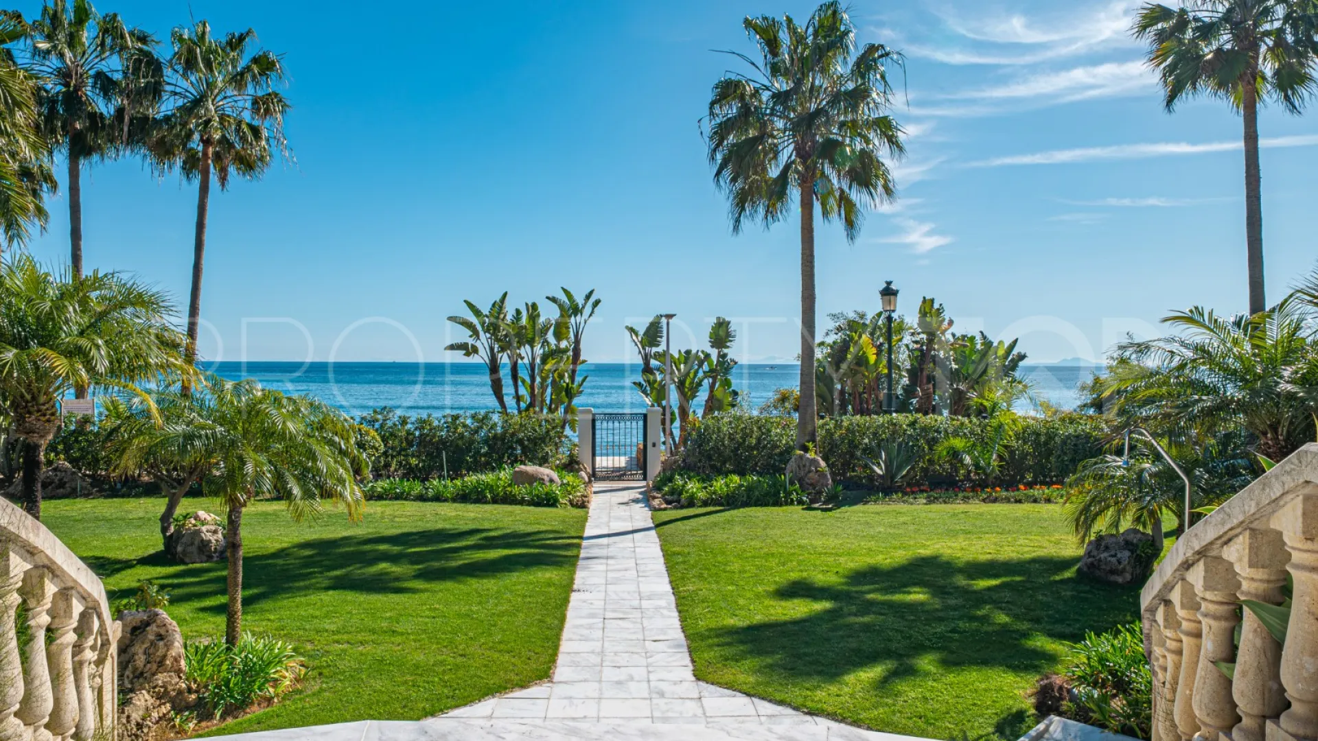 Buy Las Dunas Park apartment with 3 bedrooms