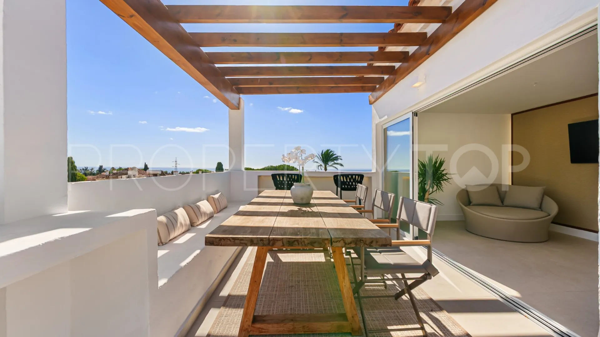 For sale town house in Marbella Golden Mile with 4 bedrooms