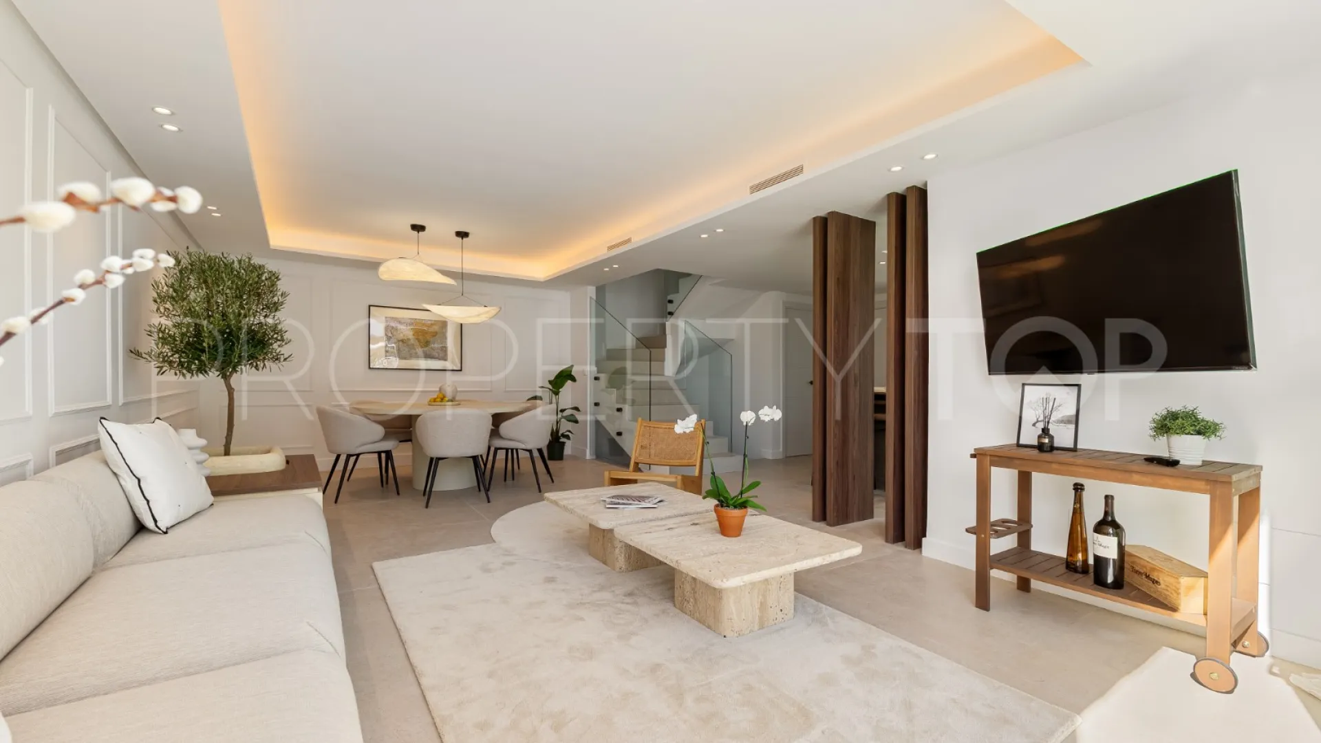 For sale town house in Marbella Golden Mile with 4 bedrooms