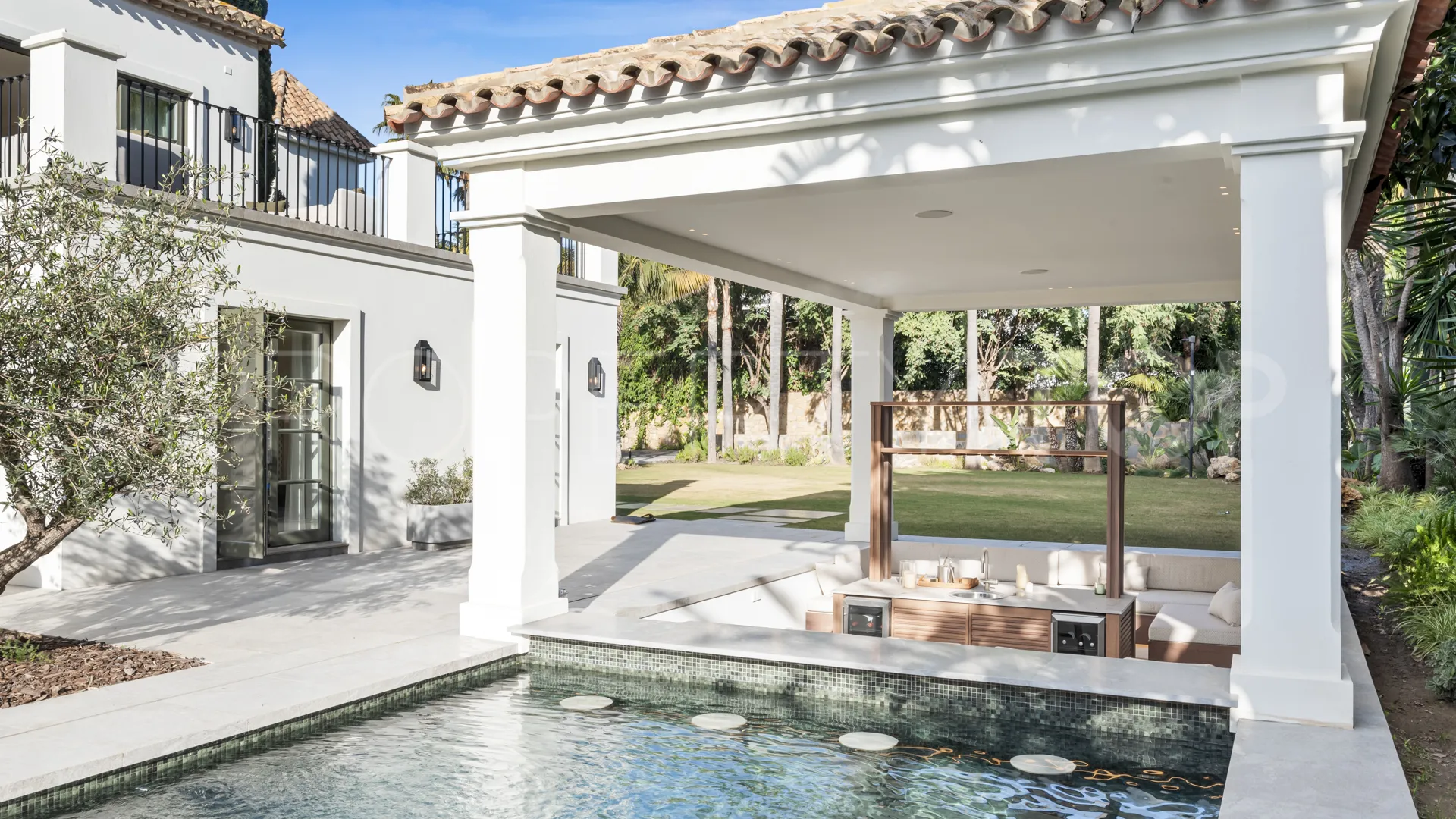 Nueva Andalucia, villa con 6 dormitorios en venta