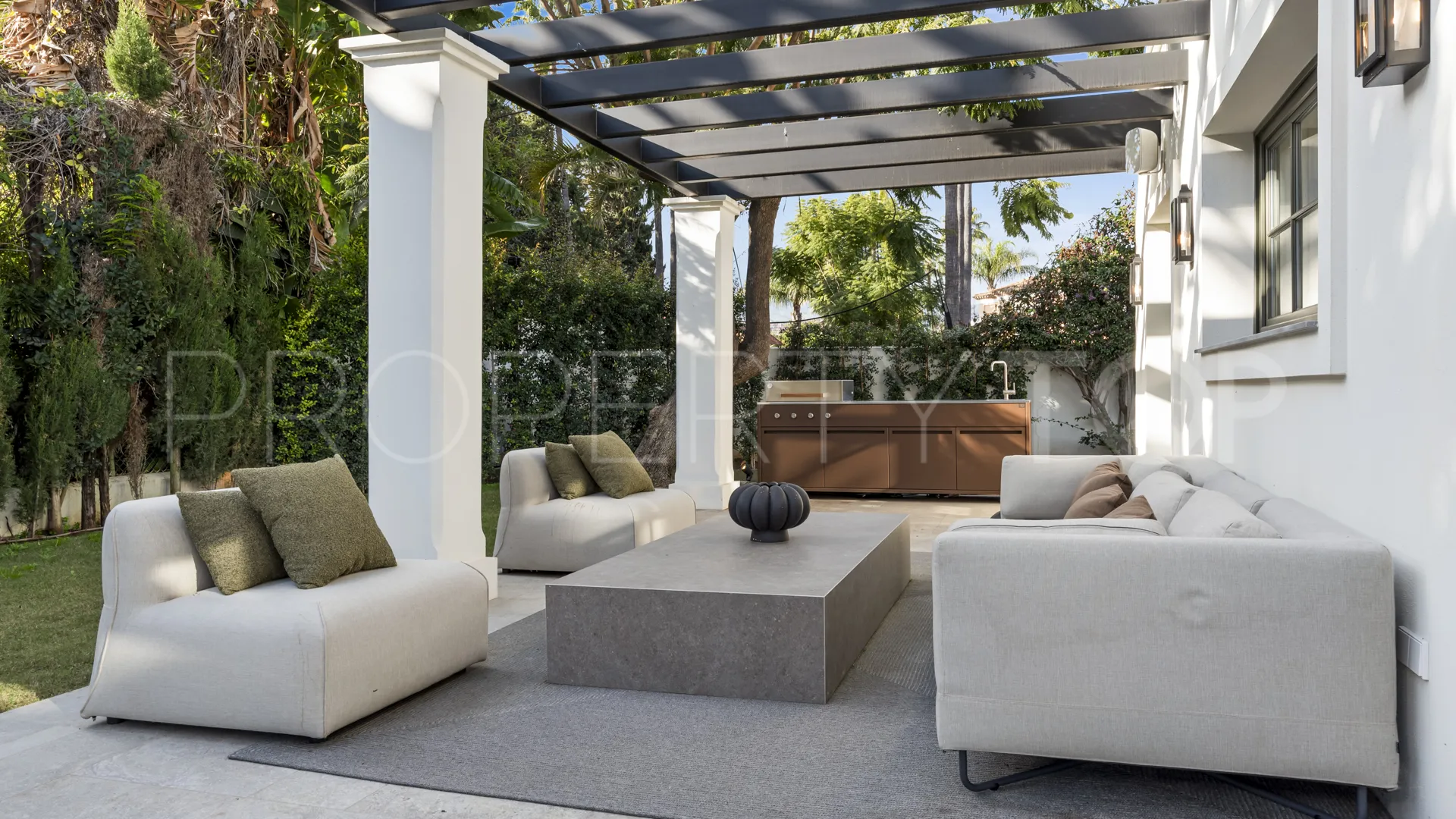 Nueva Andalucia, villa con 6 dormitorios en venta